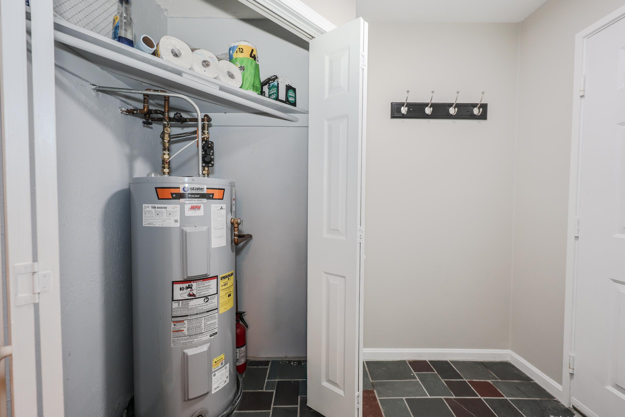 main property photo 8