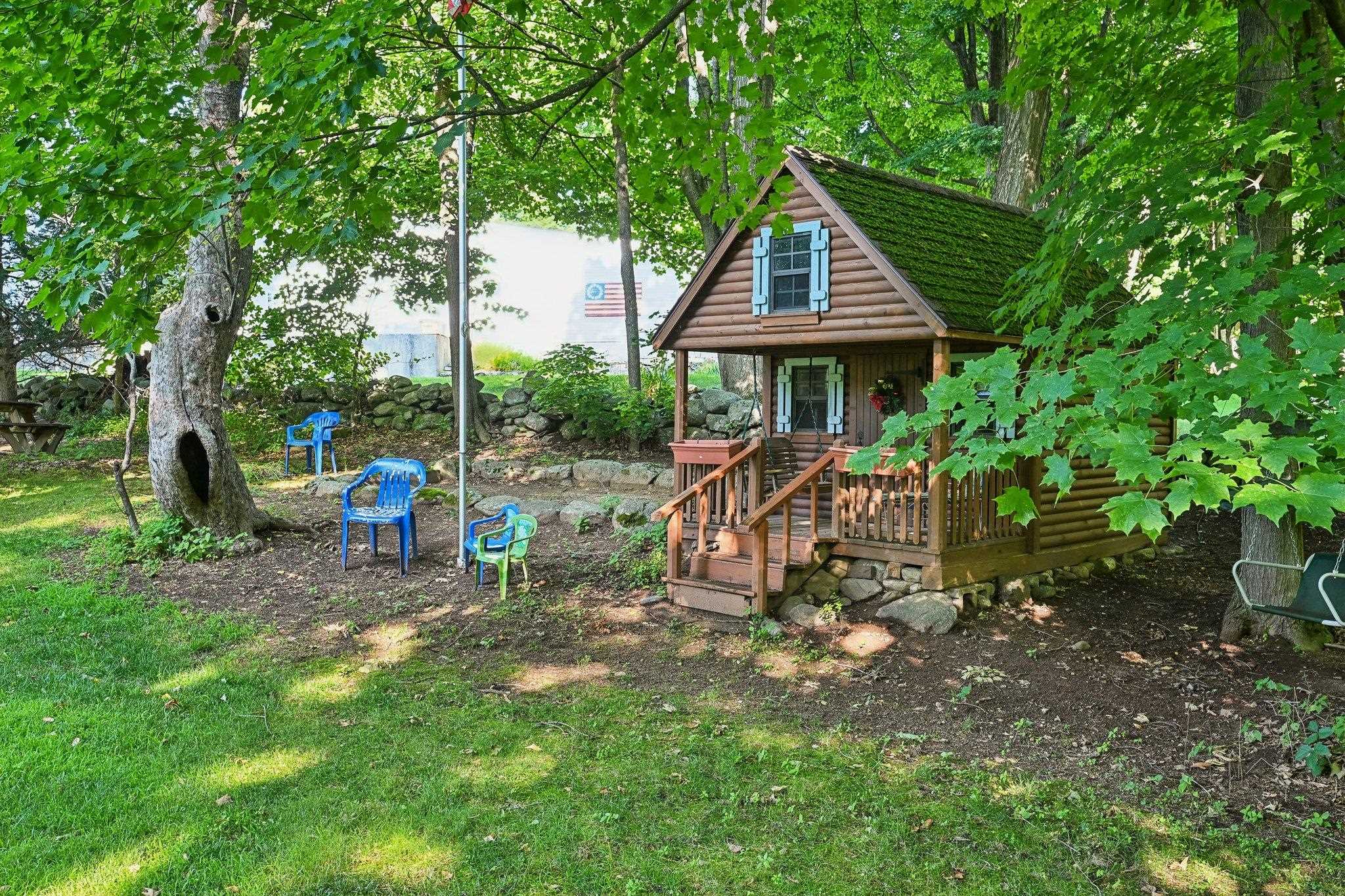 main property photo 32