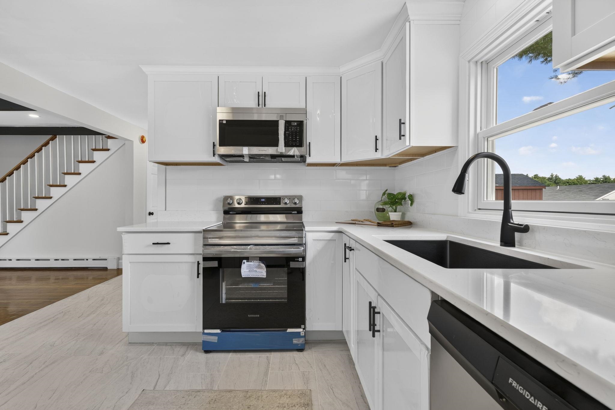 property viewer photo 4
