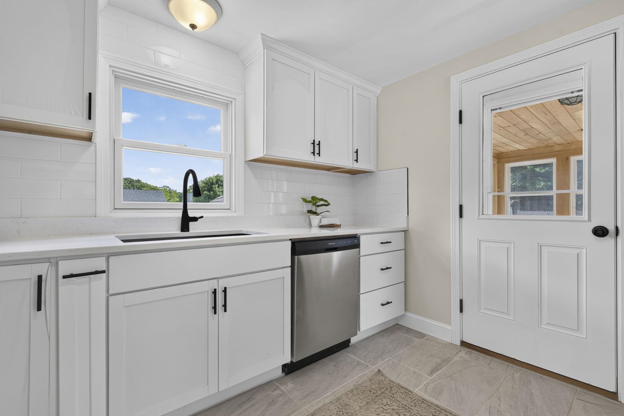 property viewer photo 7