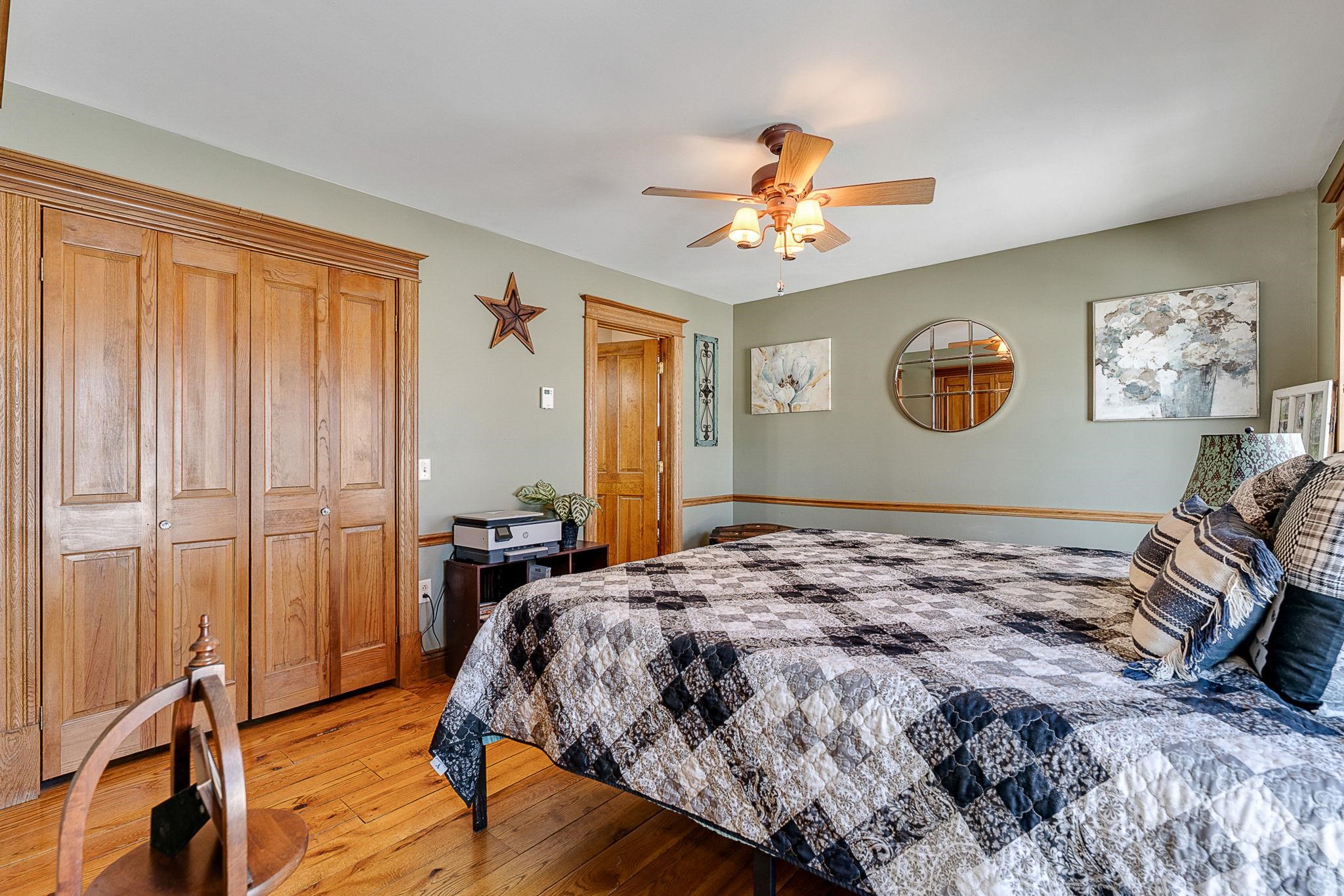 main property photo 28
