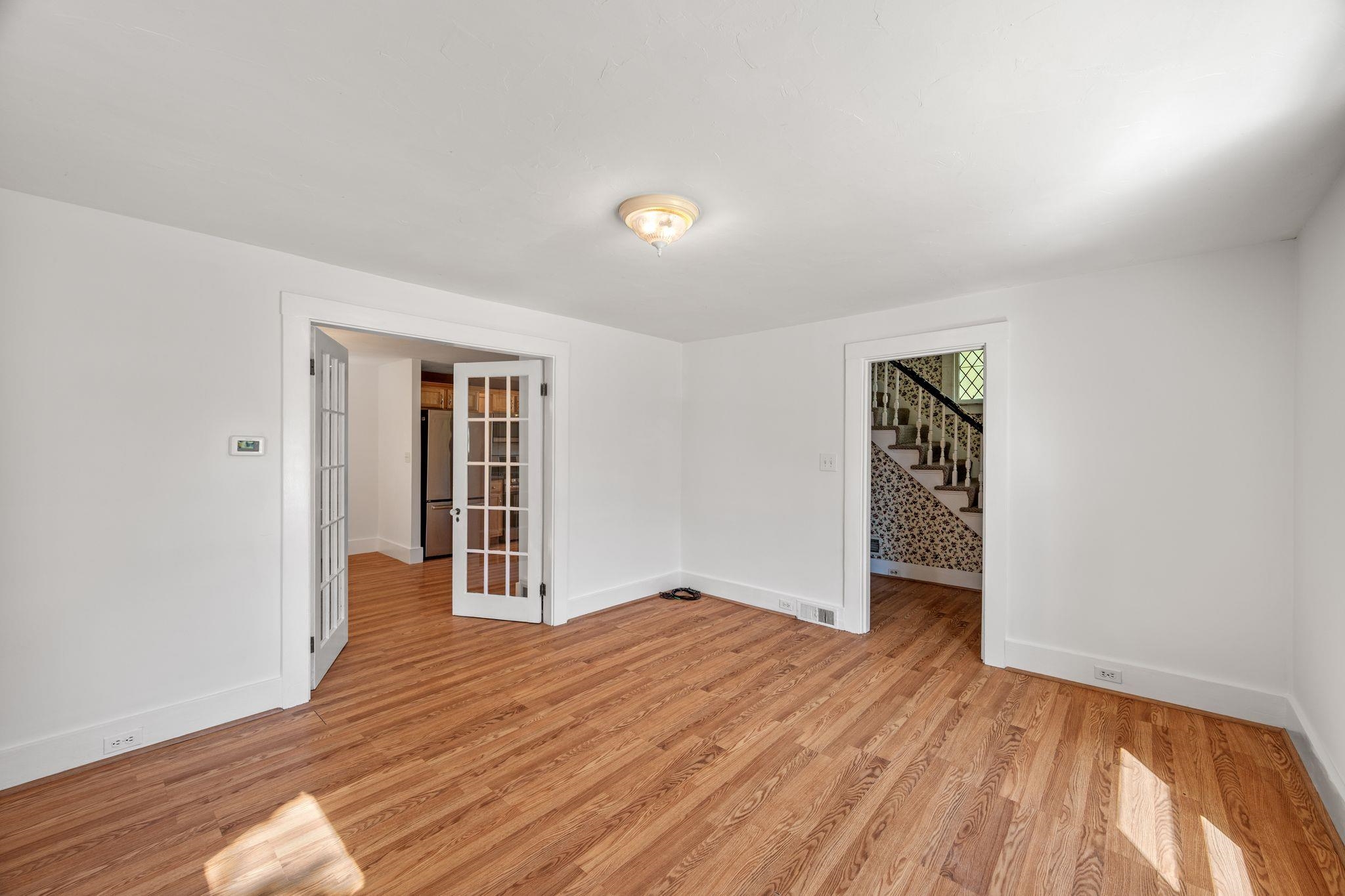 property viewer photo 4