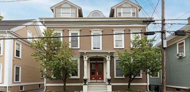 image of property with 1 Bed | 1 Bath | 624 Sqft