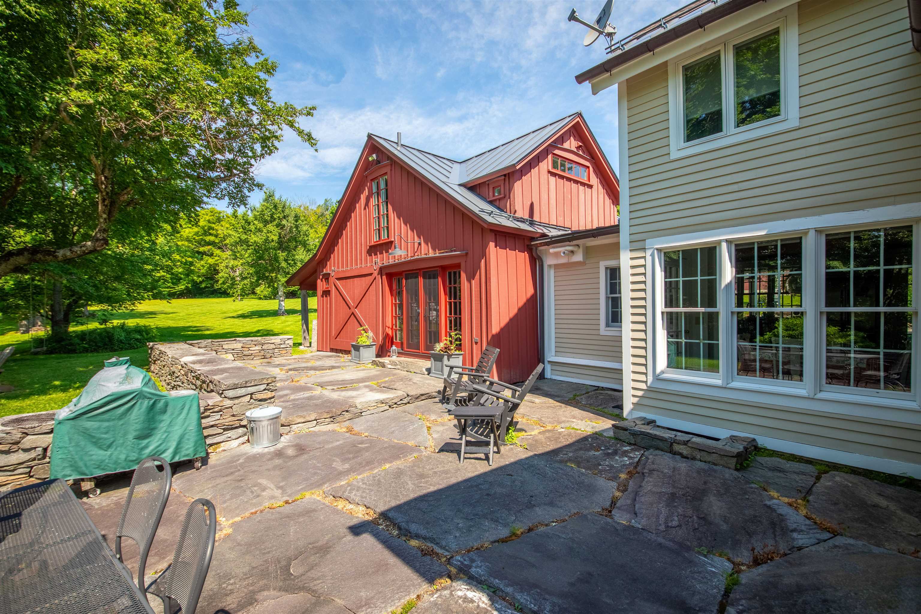 main property photo 40