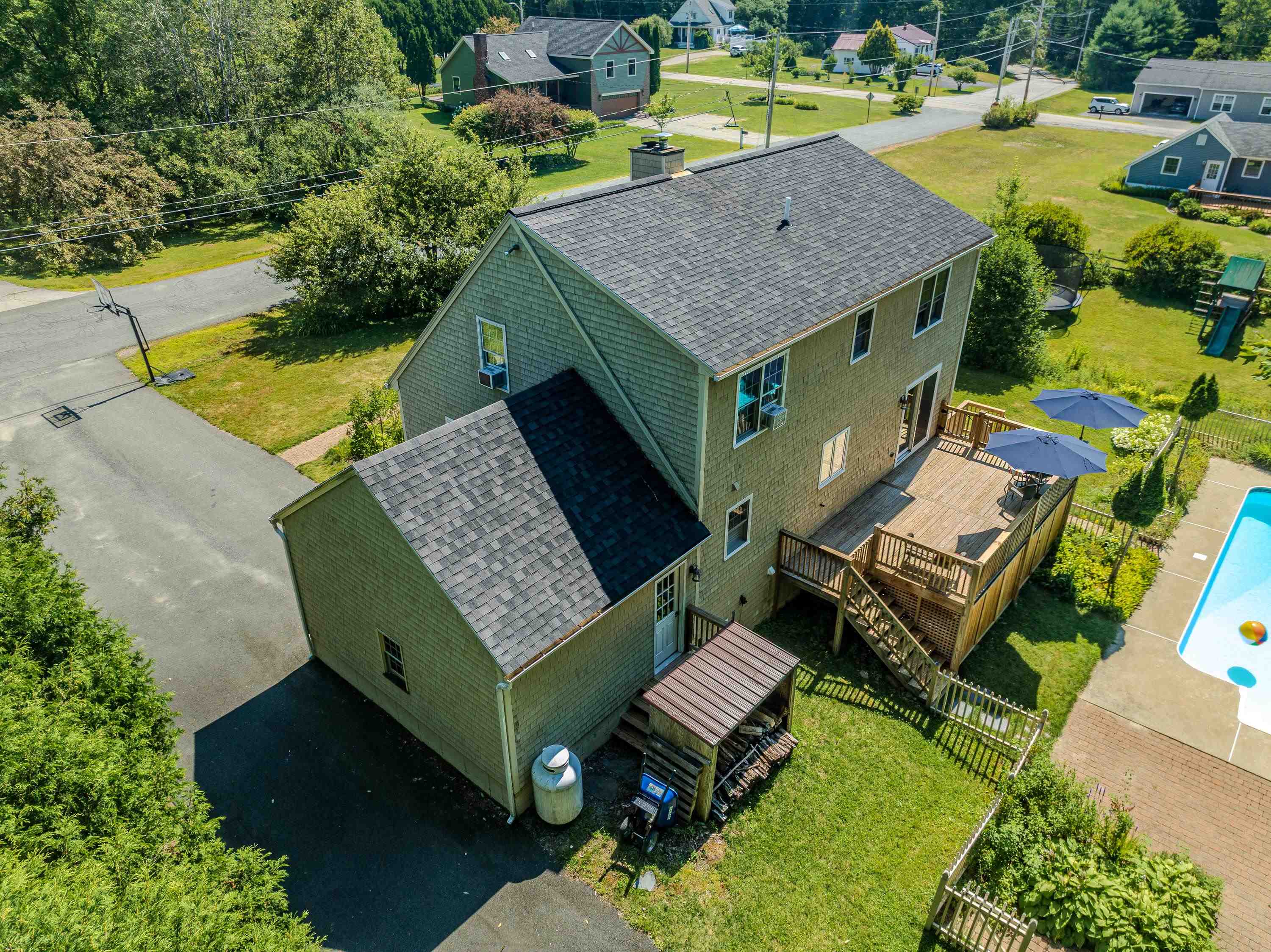 main property photo 50