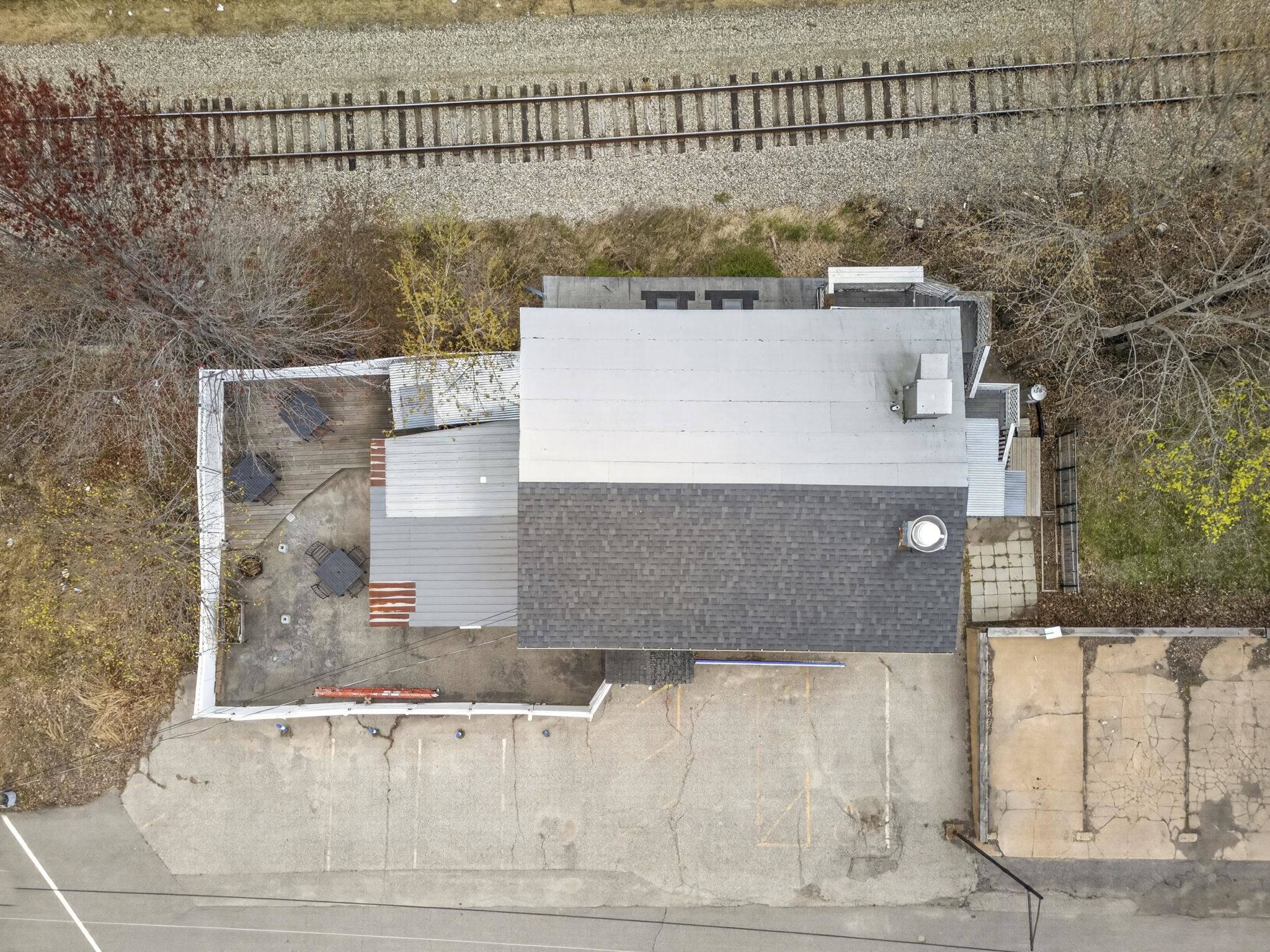 main property photo 36