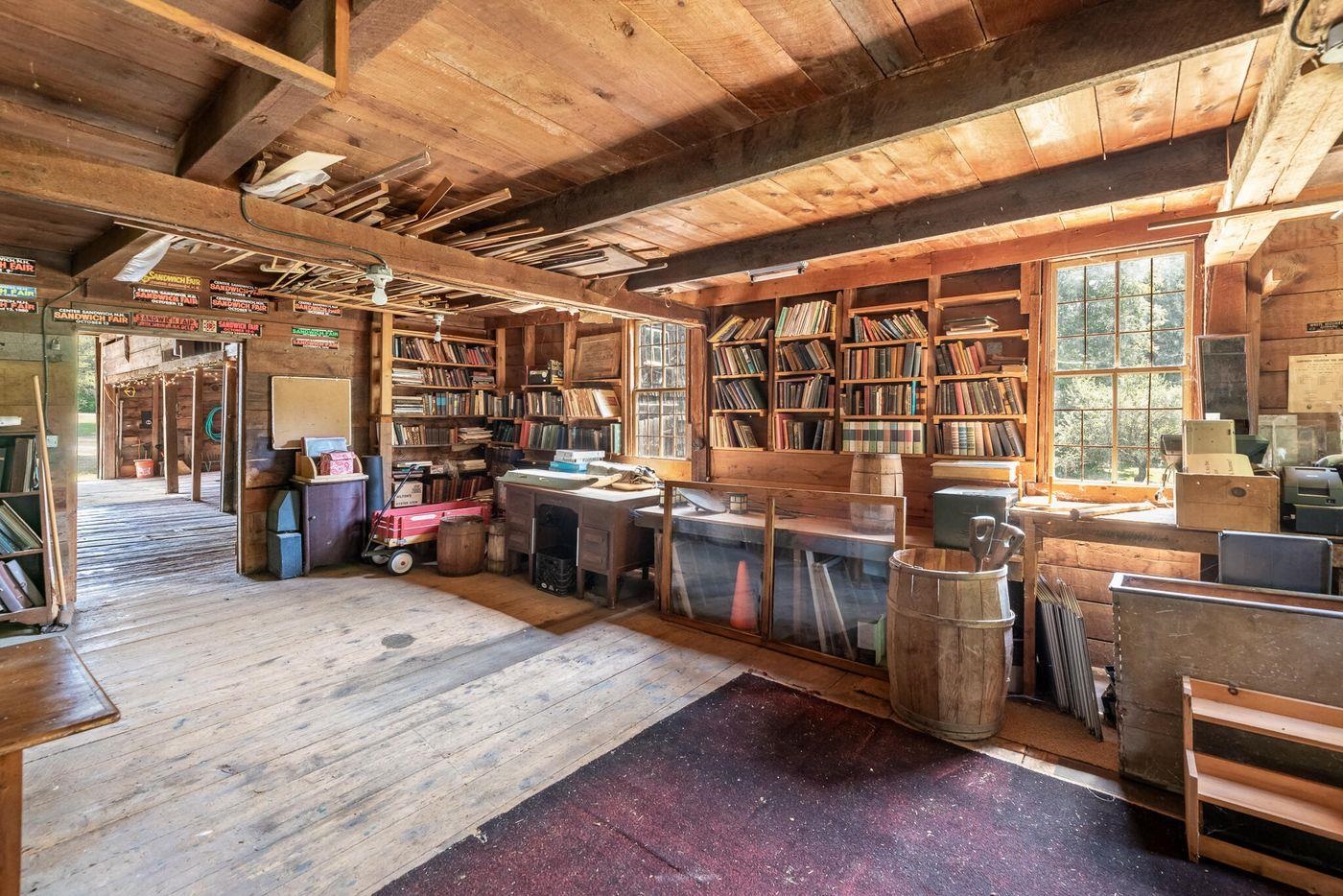 main property photo 25