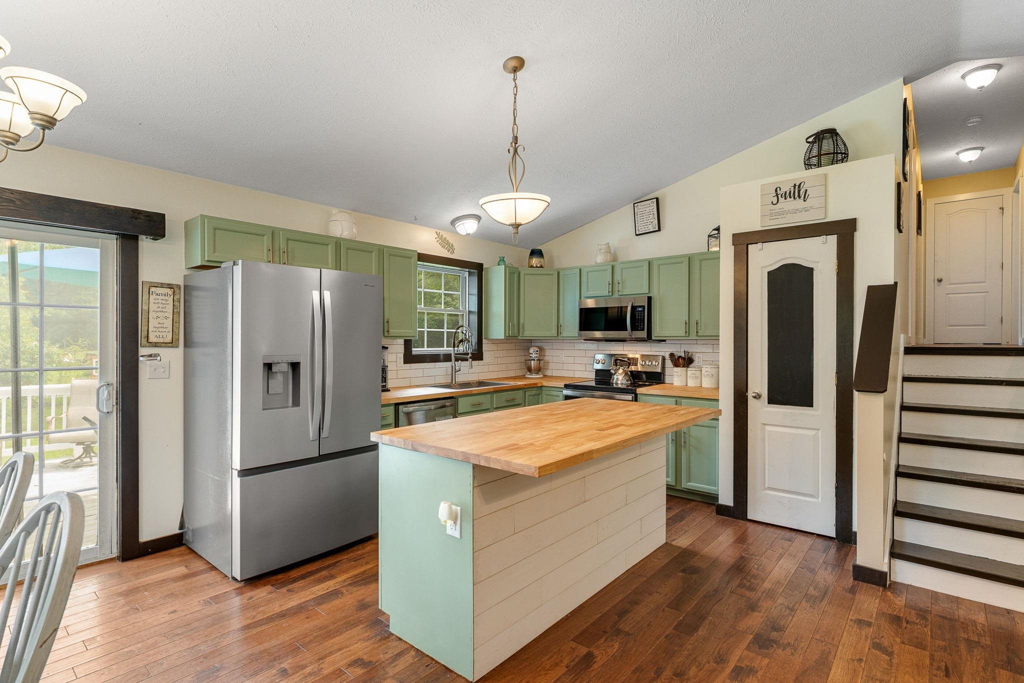 main property photo 15