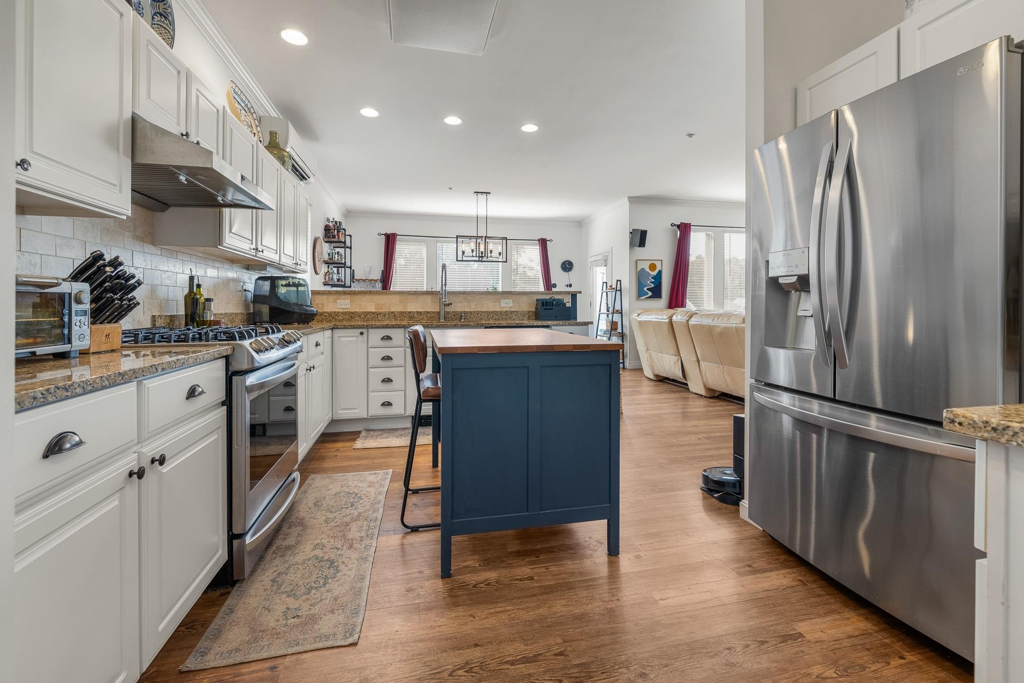 main property photo 7