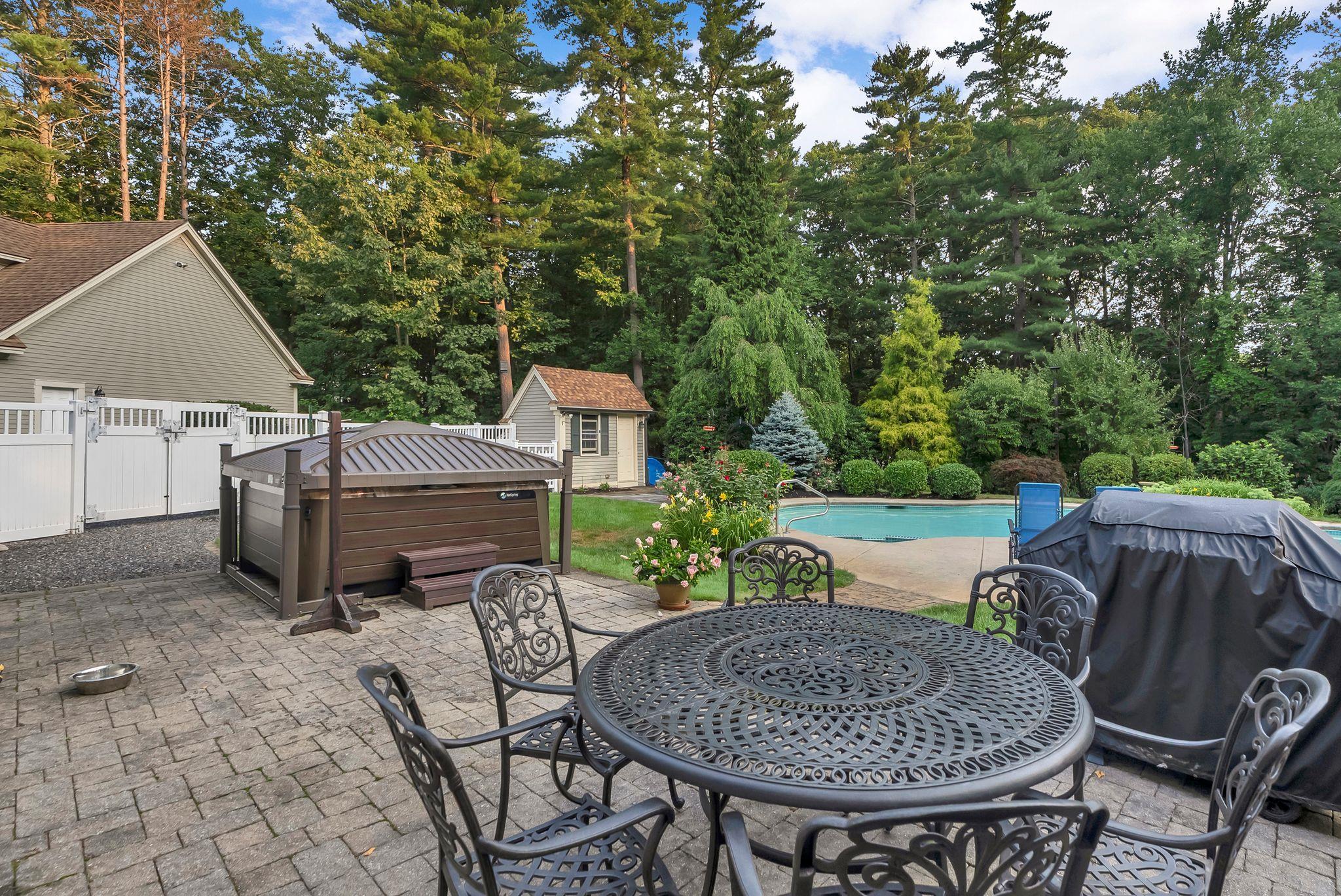 main property photo 12