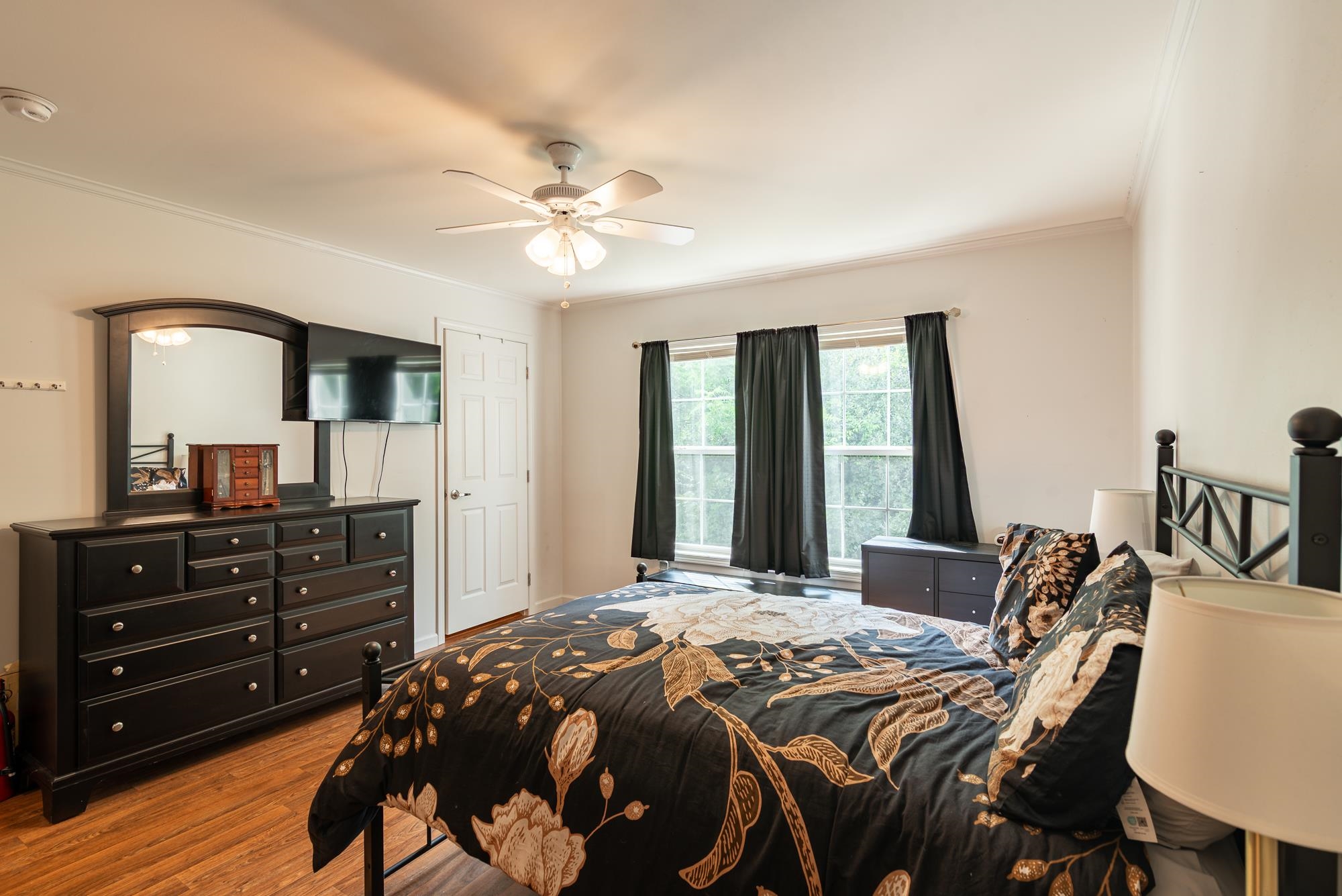 main property photo 36