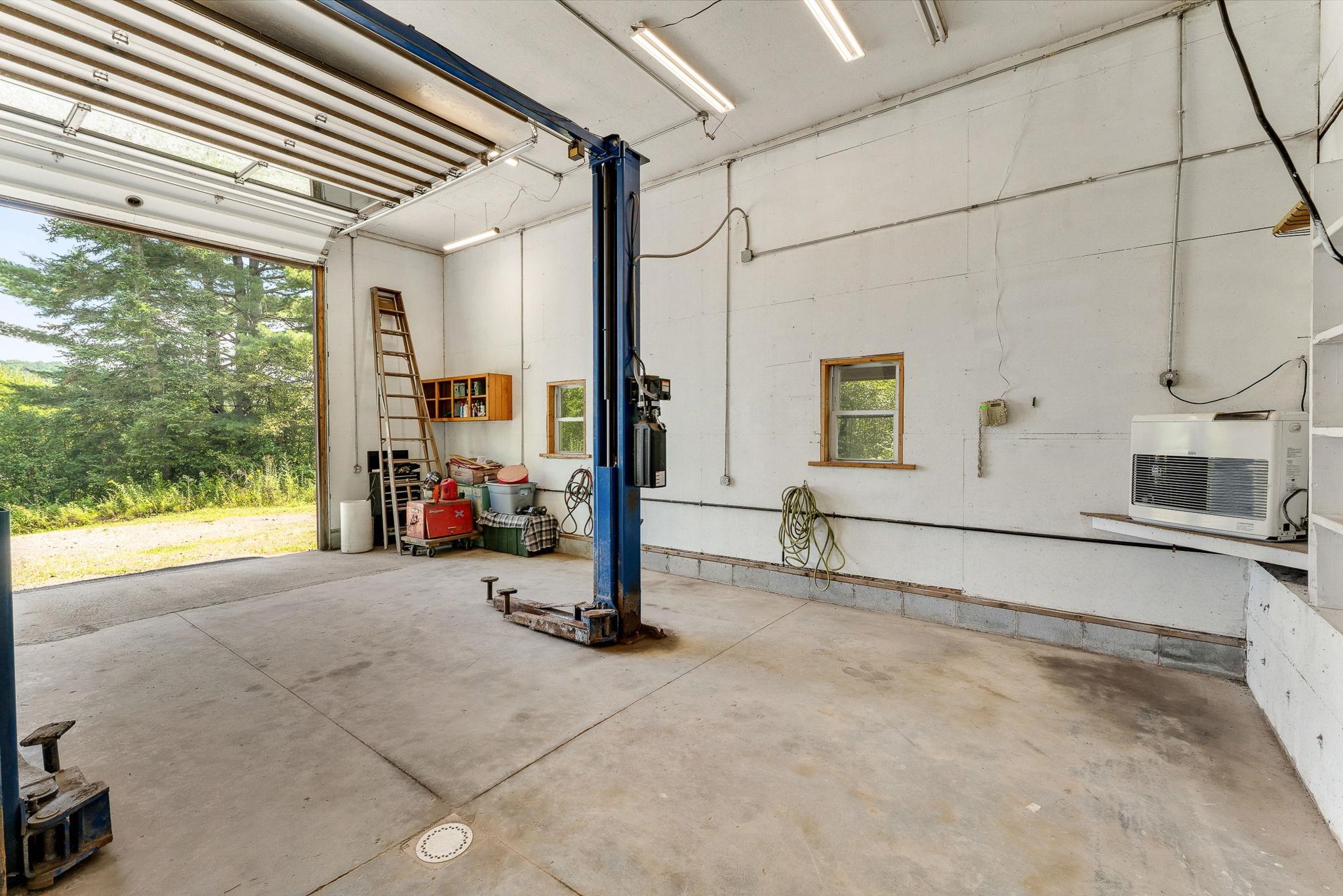 main property photo 41