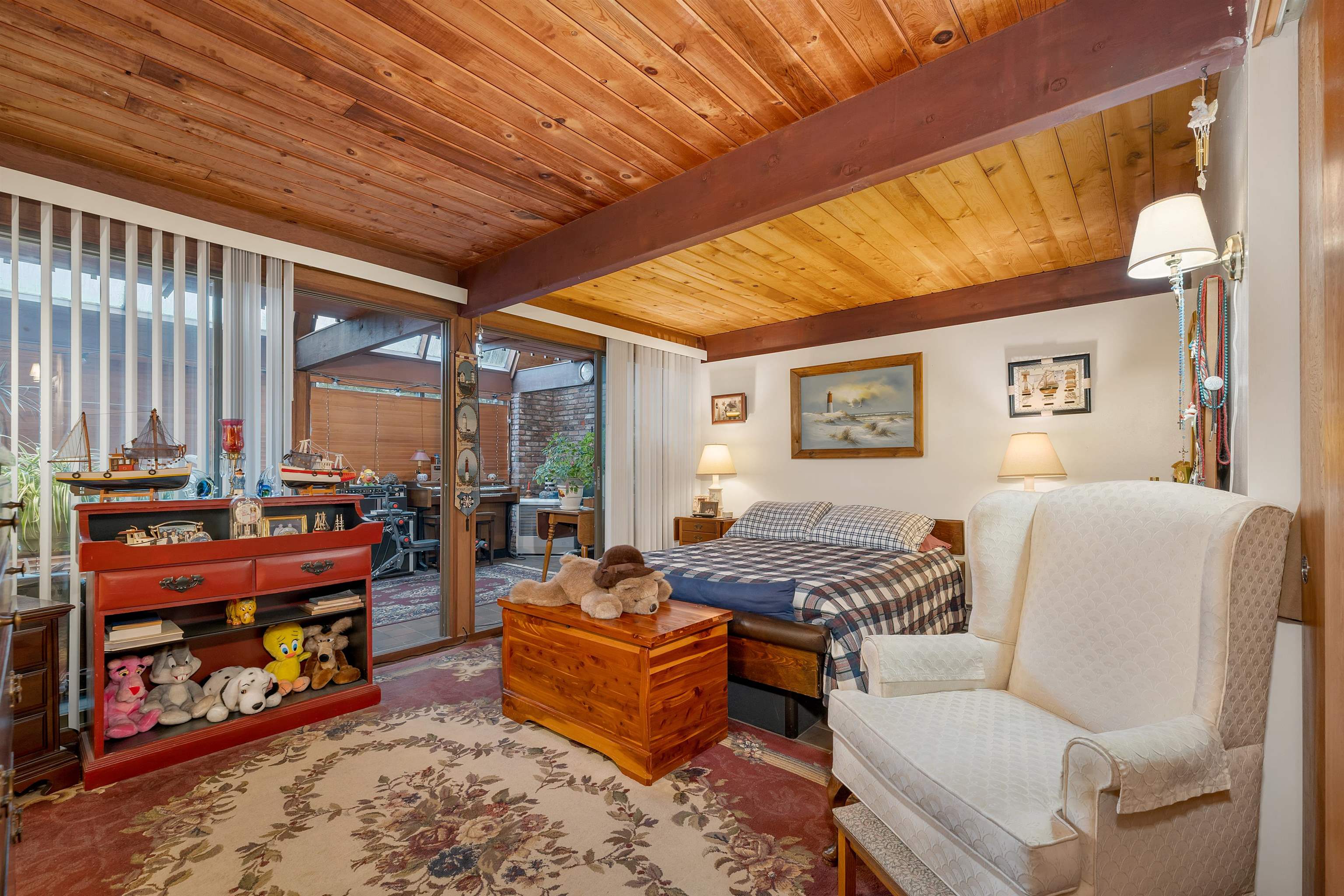 main property photo 17