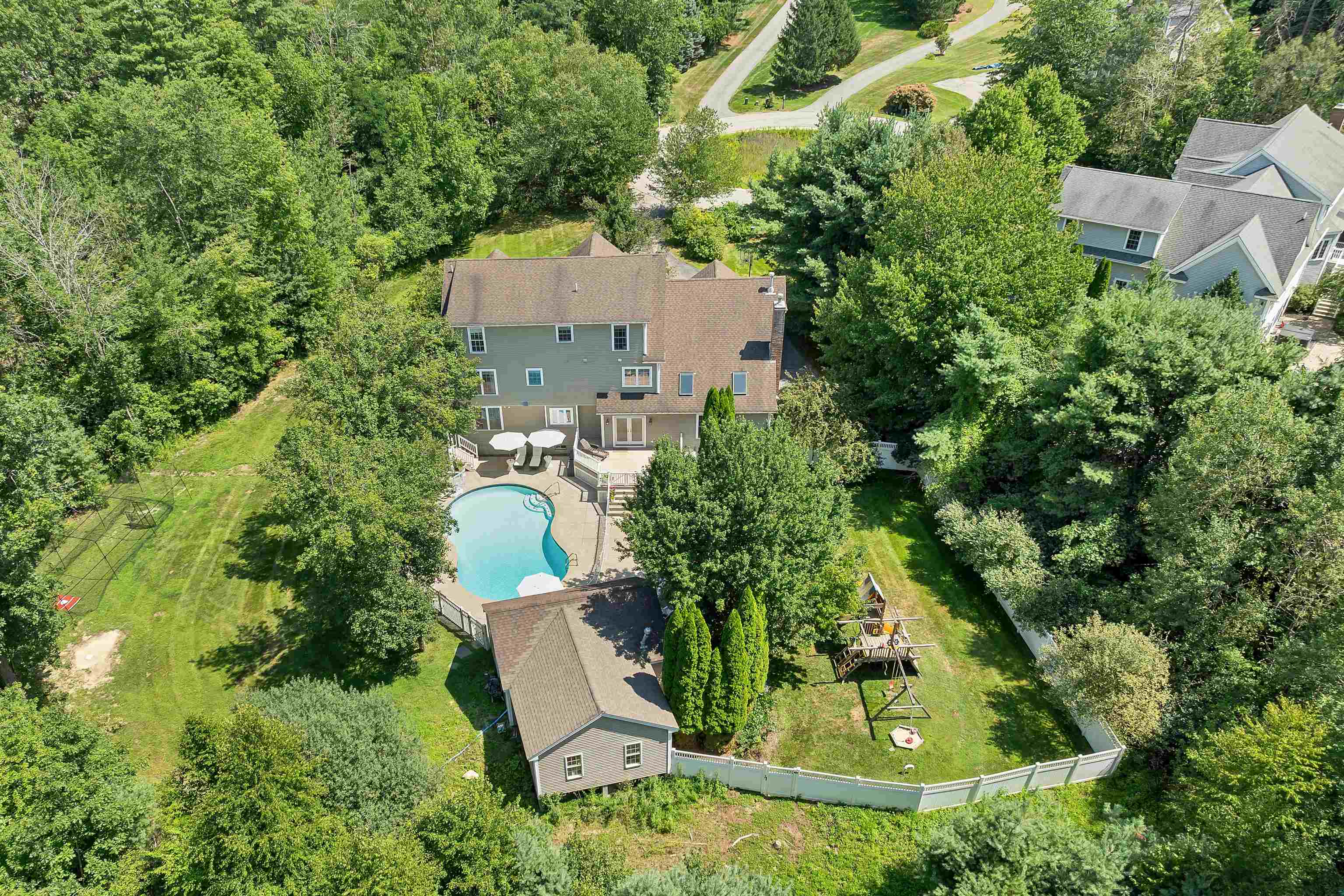 main property photo 50