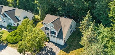 image of property with 3 Bed | 3 Bath | 2,570 Sqft