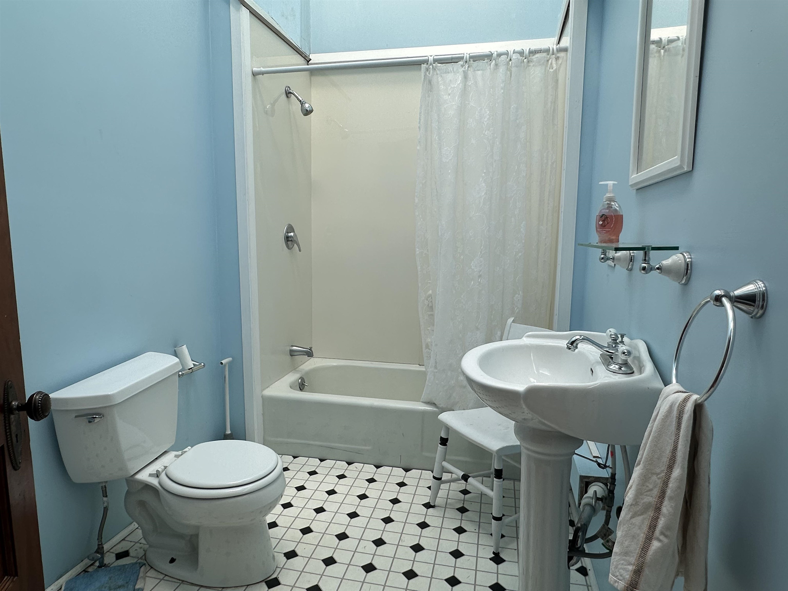 main property photo 16