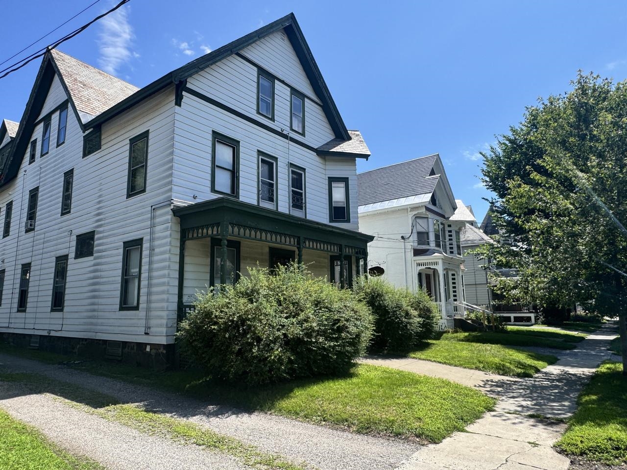 main property photo 36