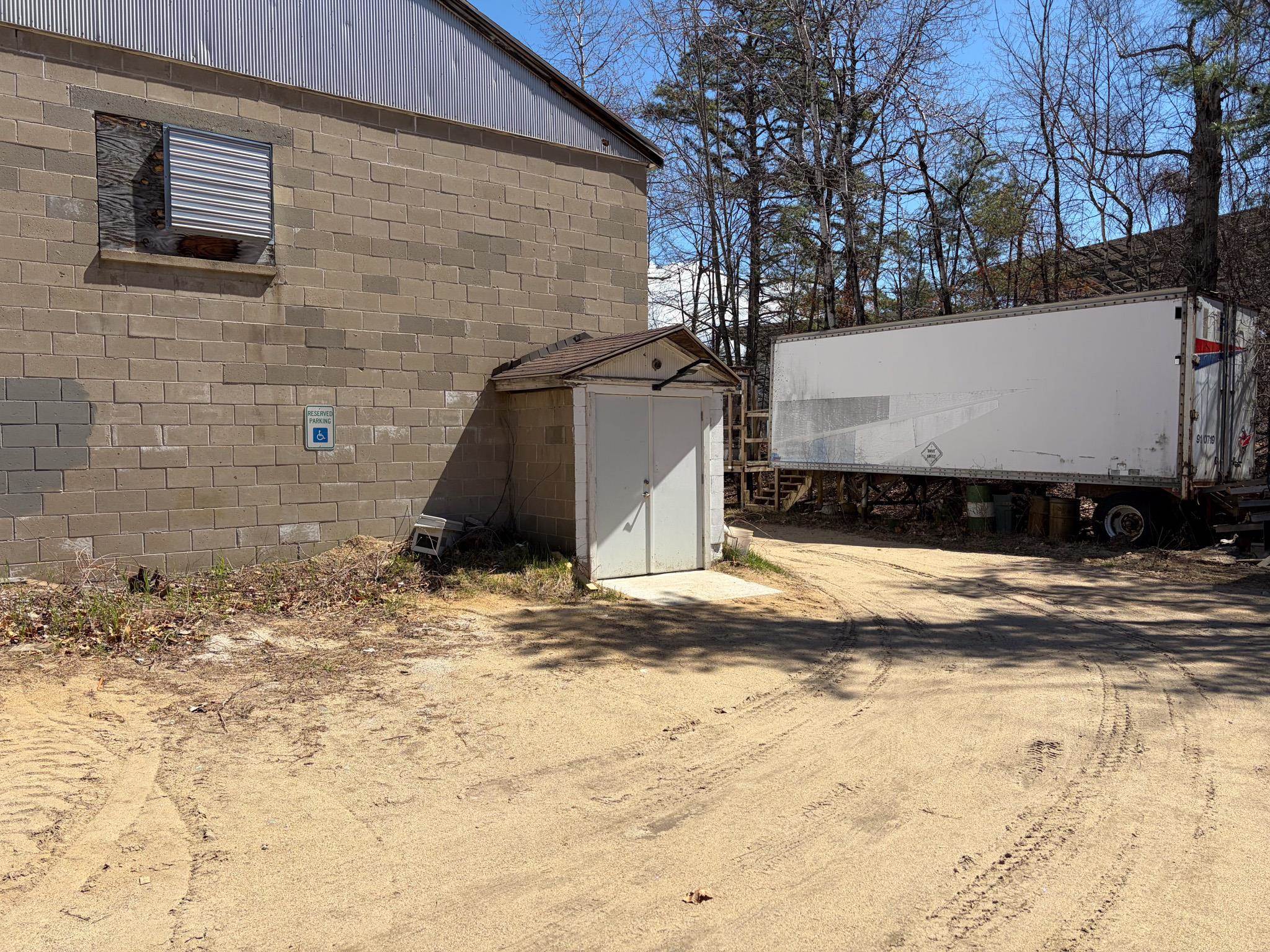 main property photo 10