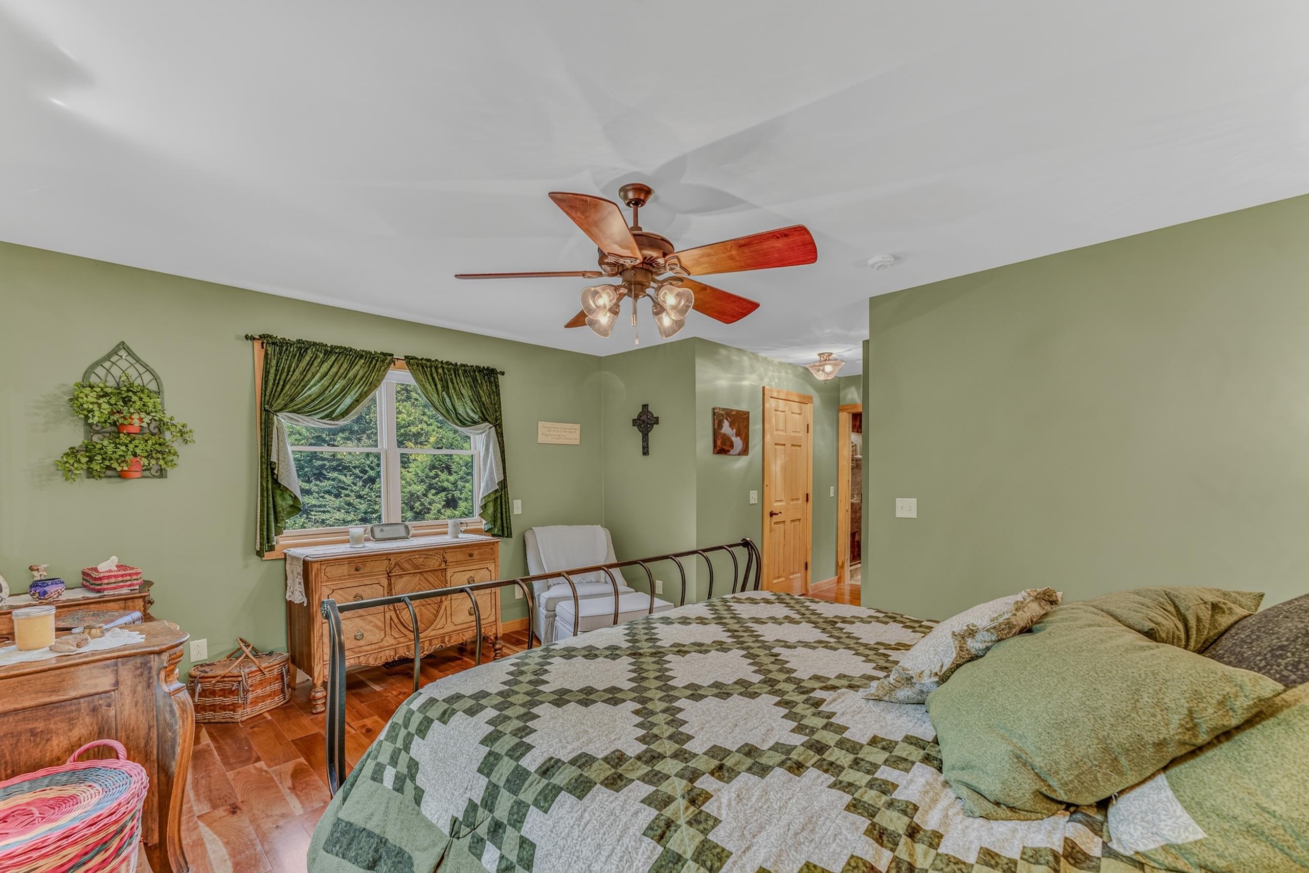 main property photo 25