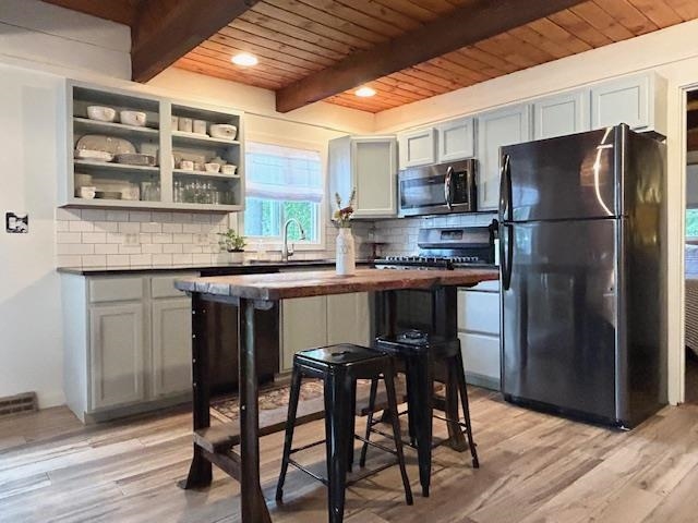 main property photo 25
