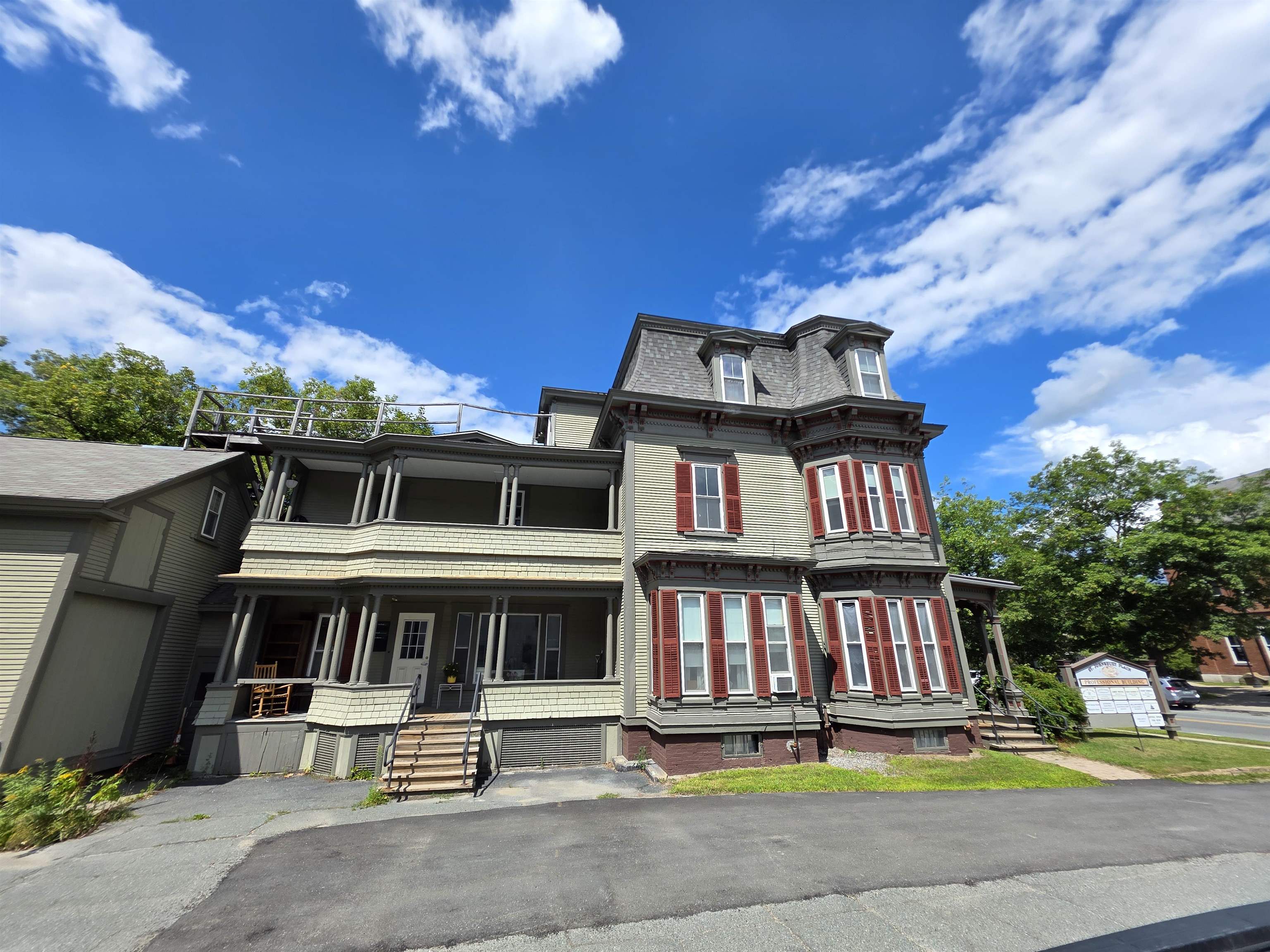main property photo 30
