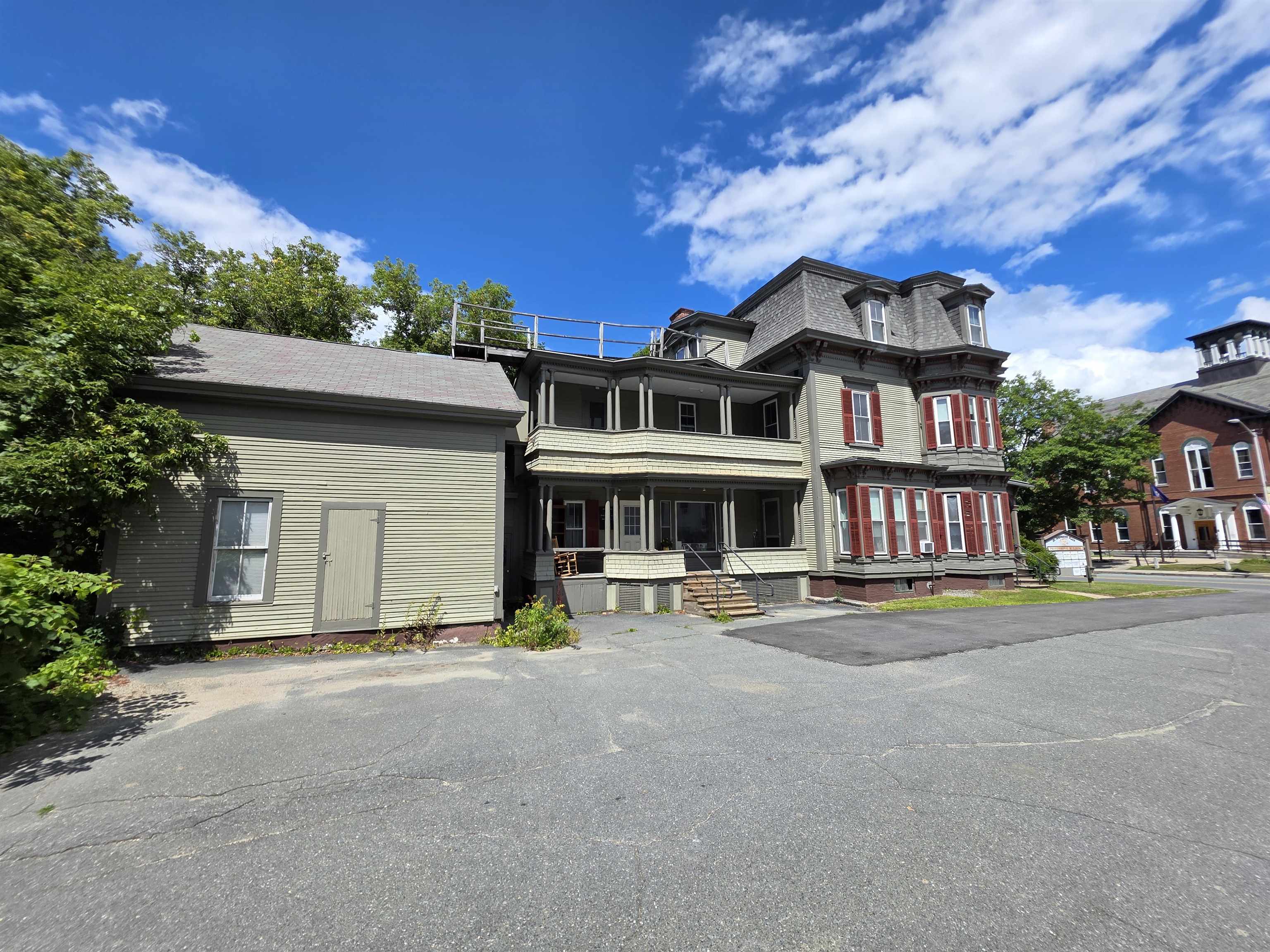 main property photo 32