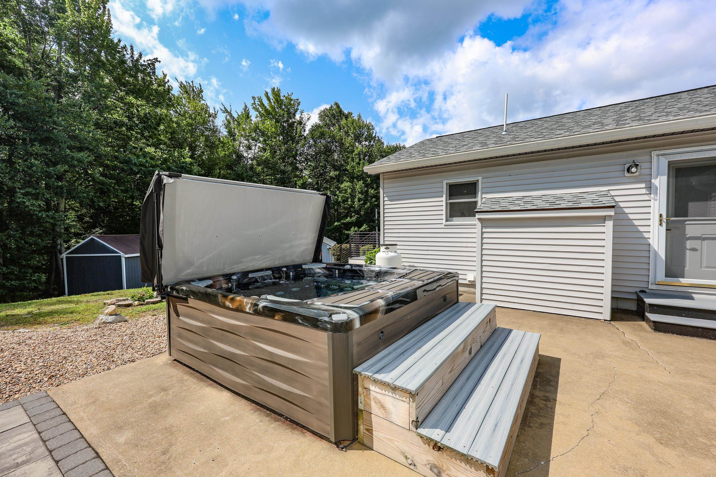 main property photo 41