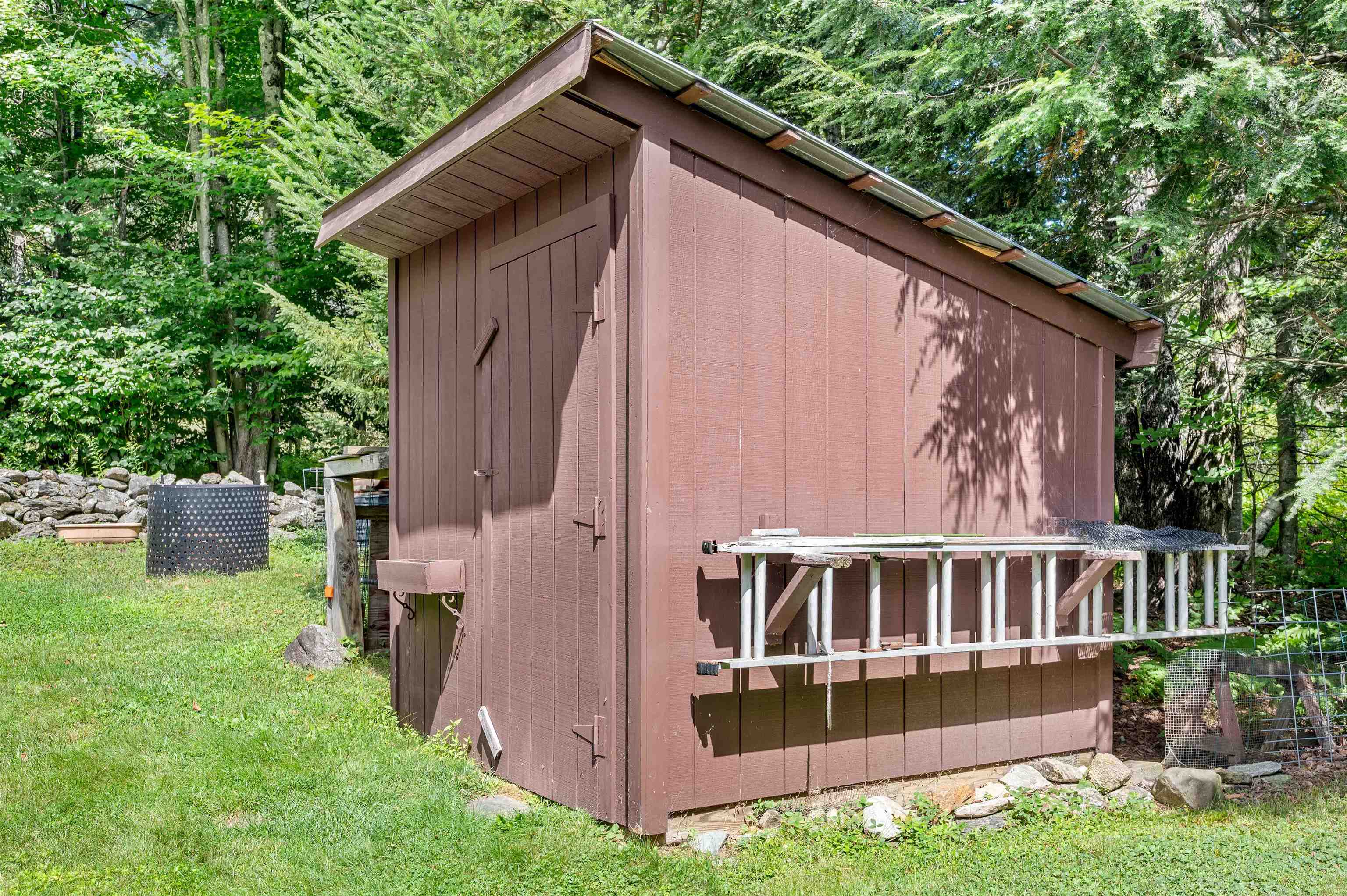 main property photo 25