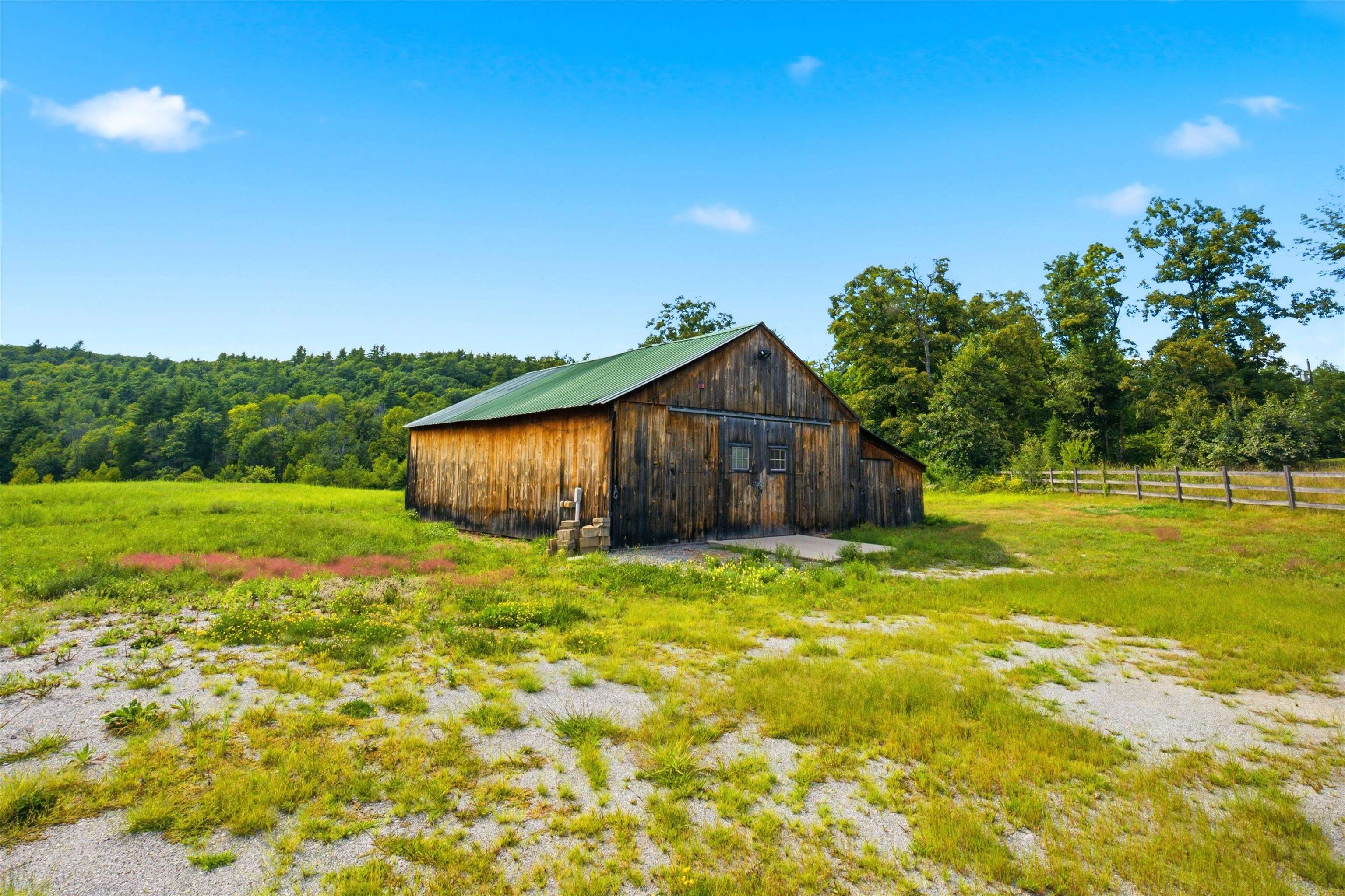 main property photo 26