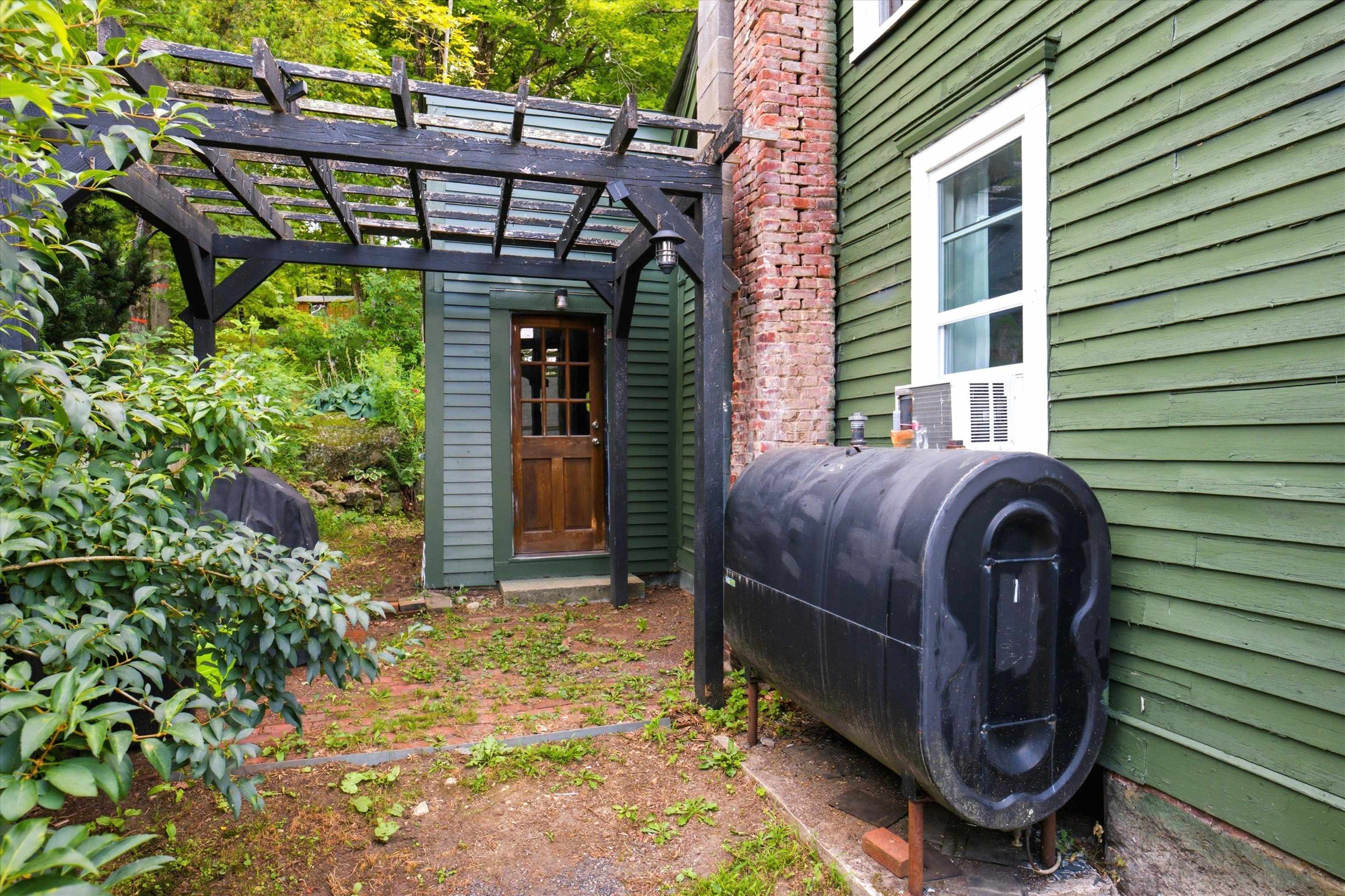 main property photo 29