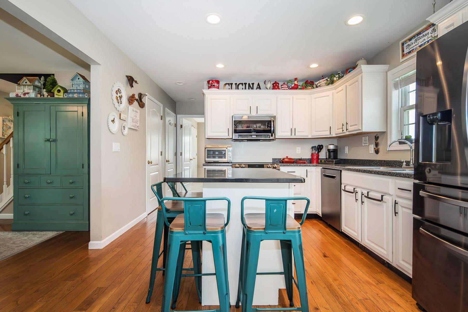 main property photo 8