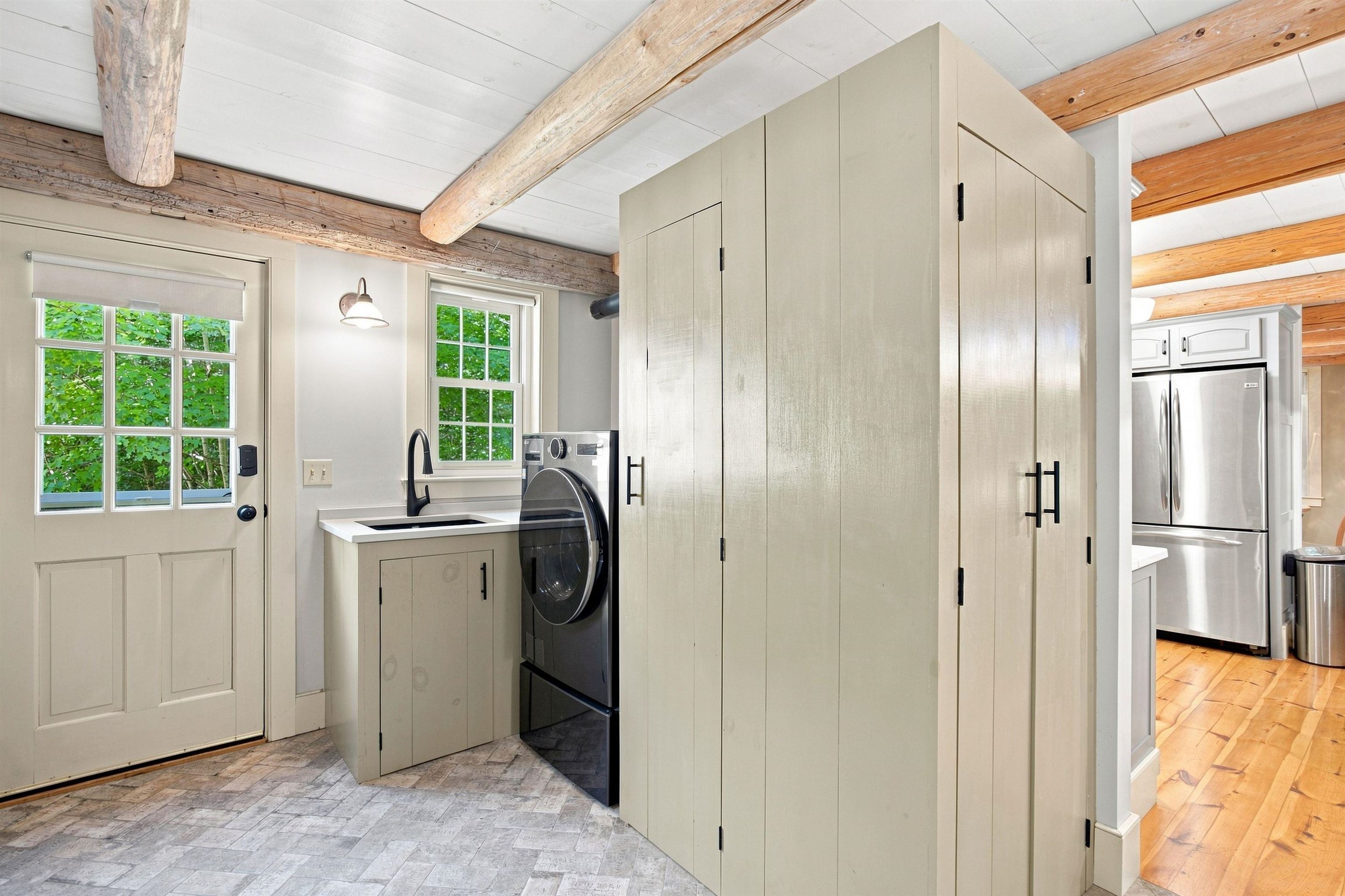 main property photo 45
