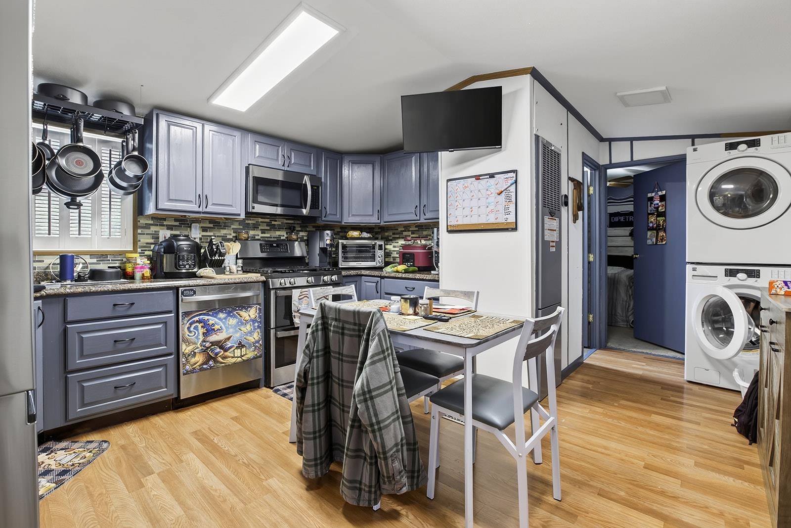 main property photo 13