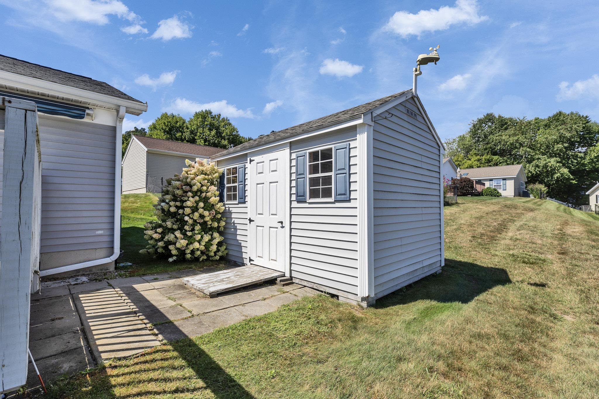 main property photo 12