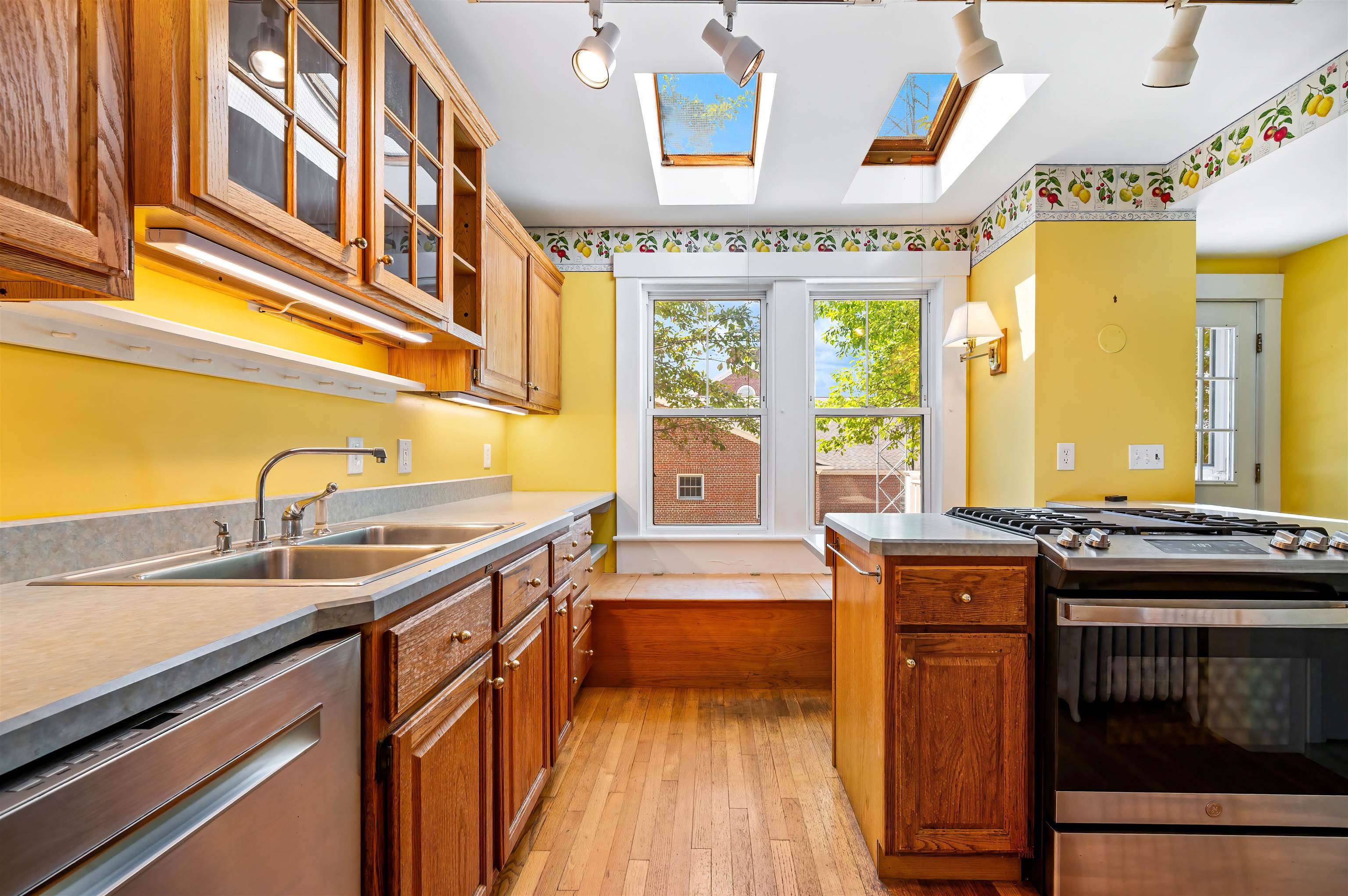 main property photo 16