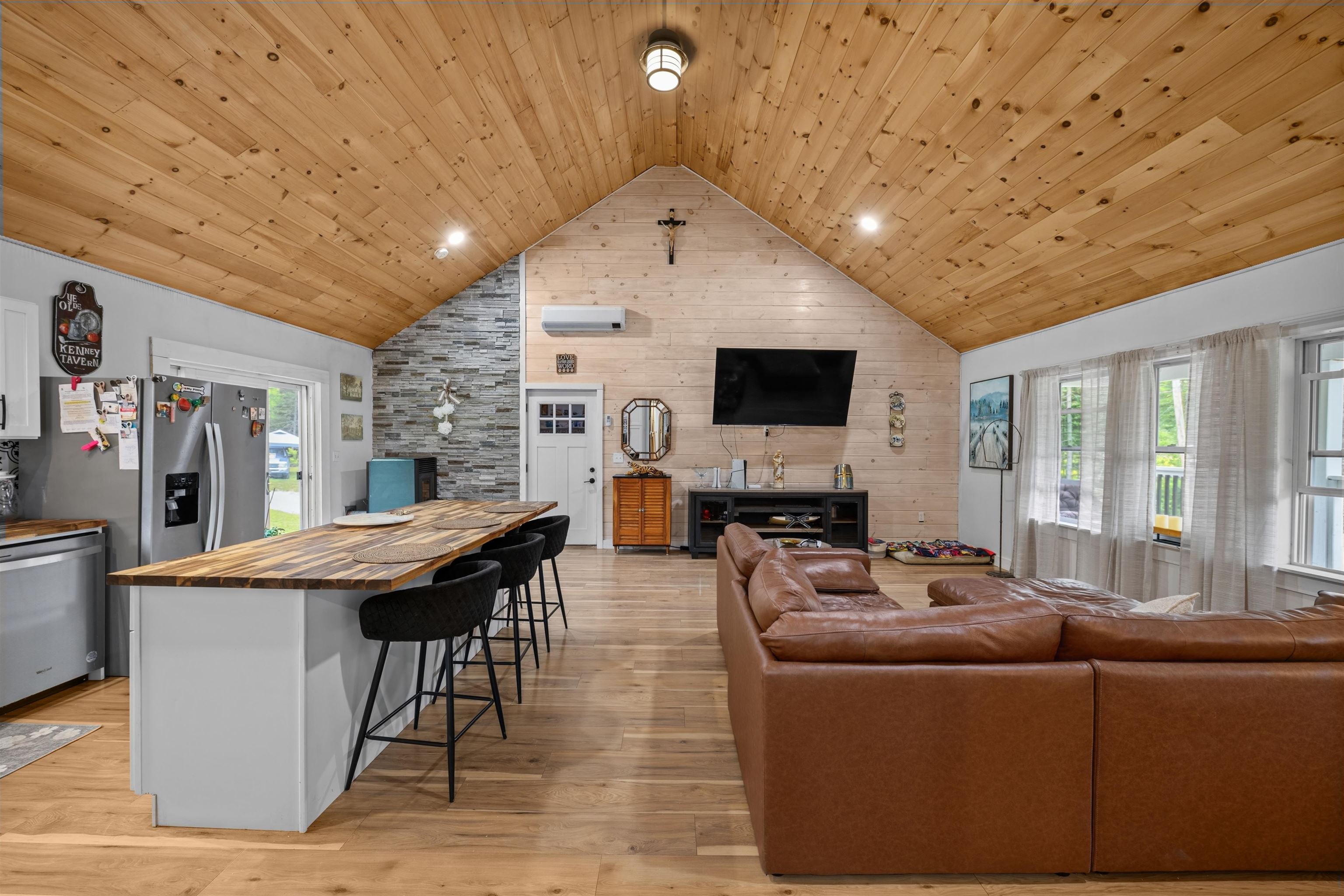 main property photo 19