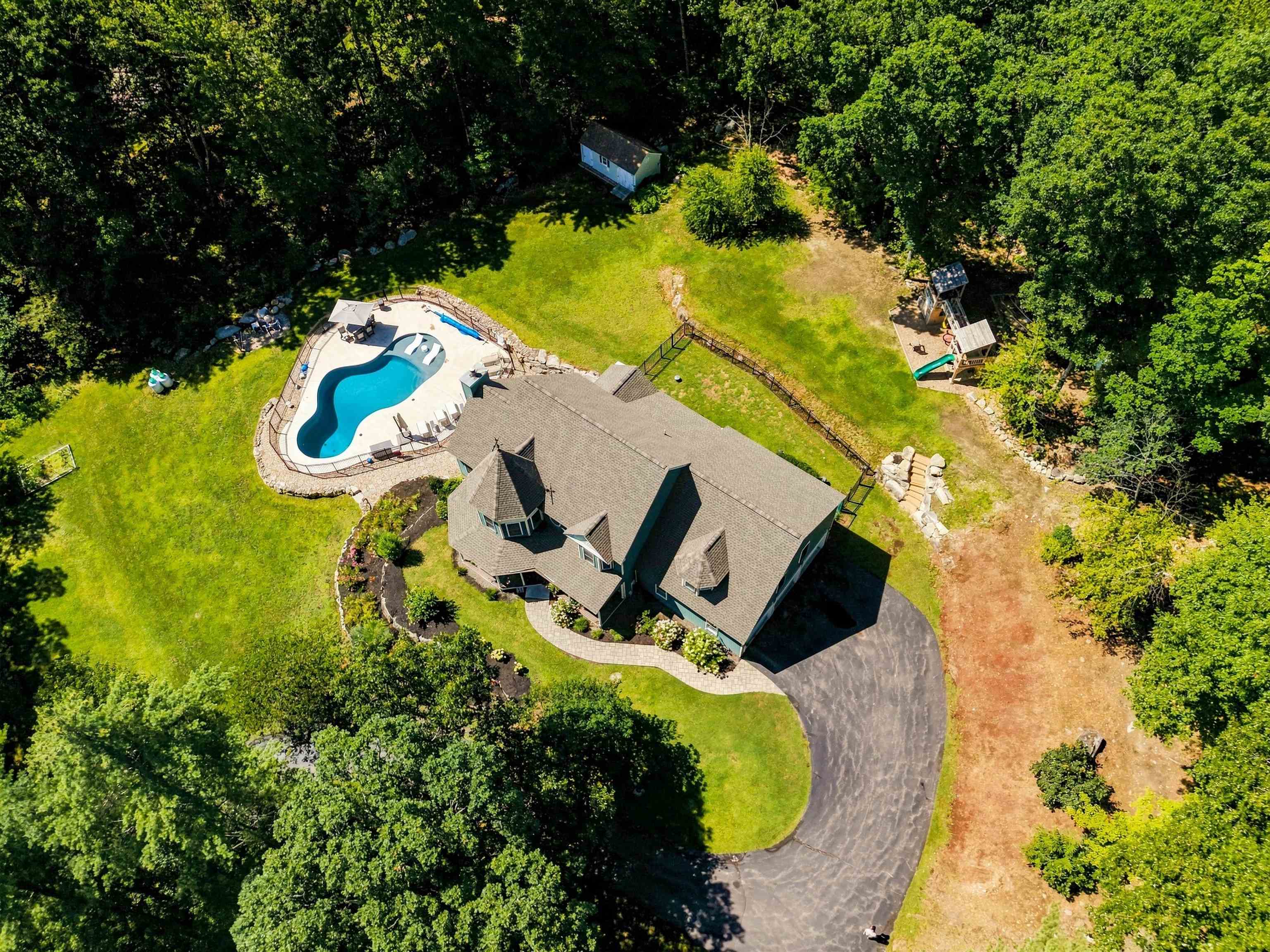 main property photo 4