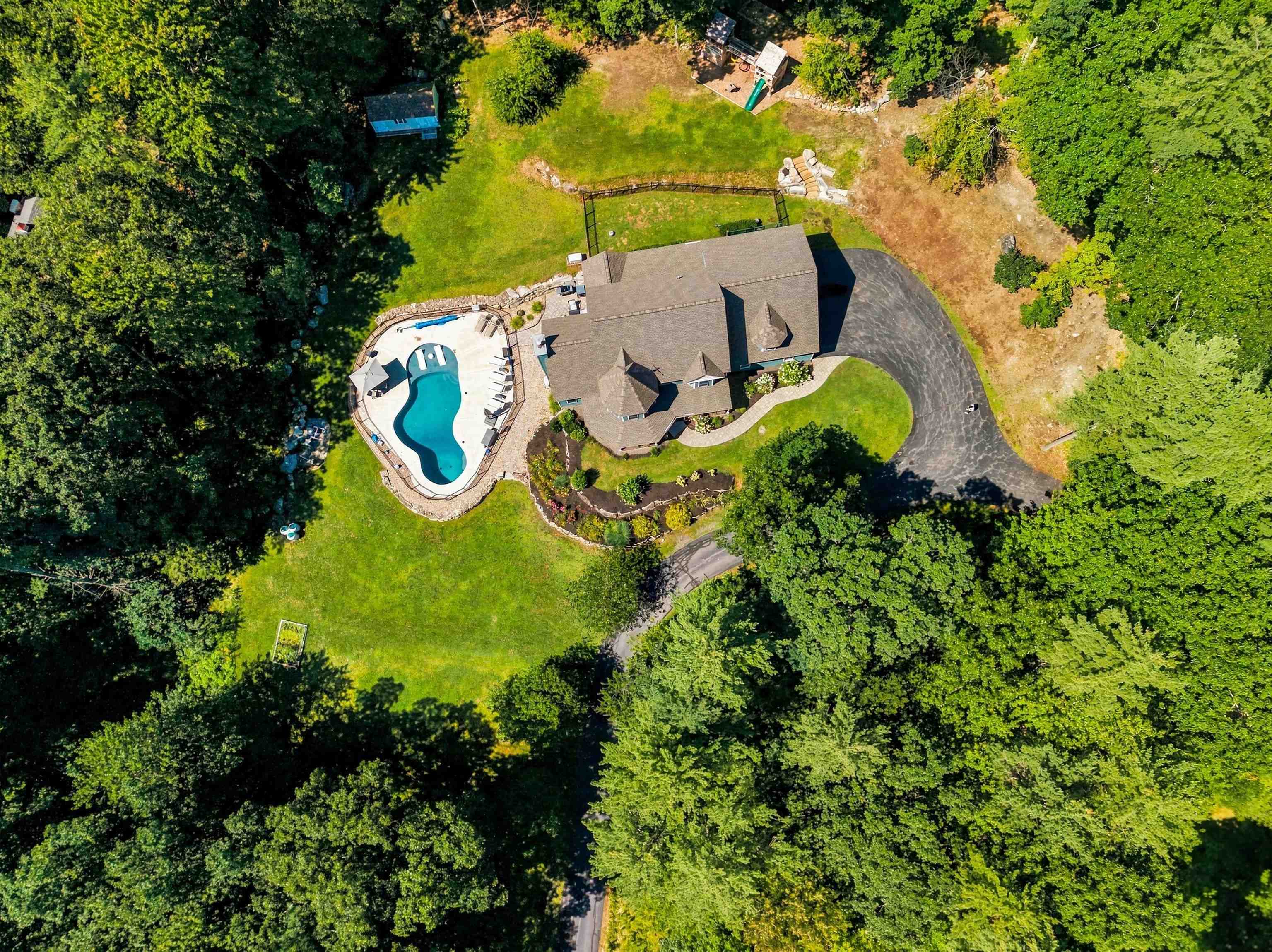 main property photo 45