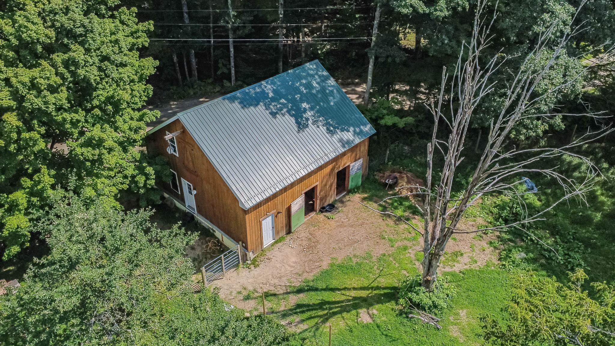 main property photo 37