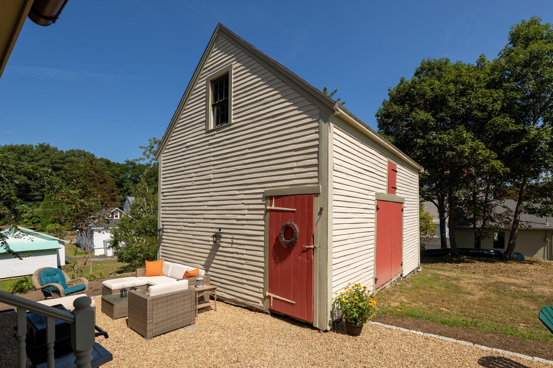main property photo 37