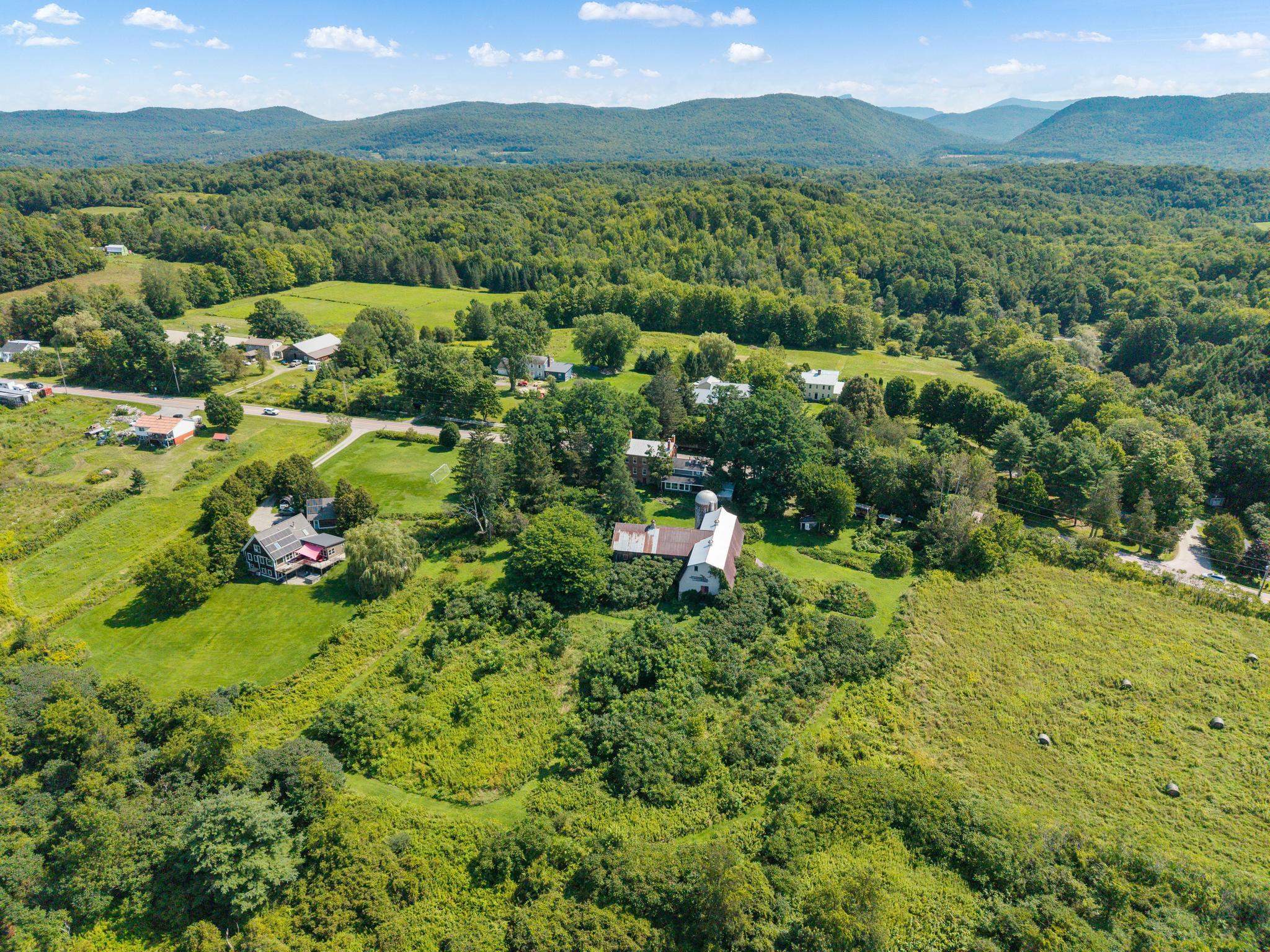 main property photo 4