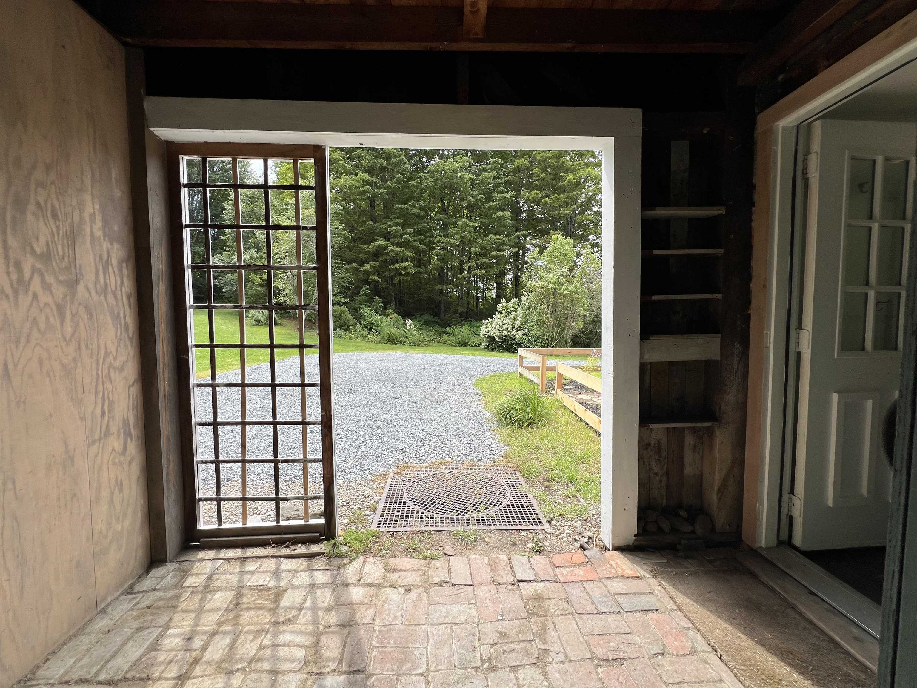 main property photo 25
