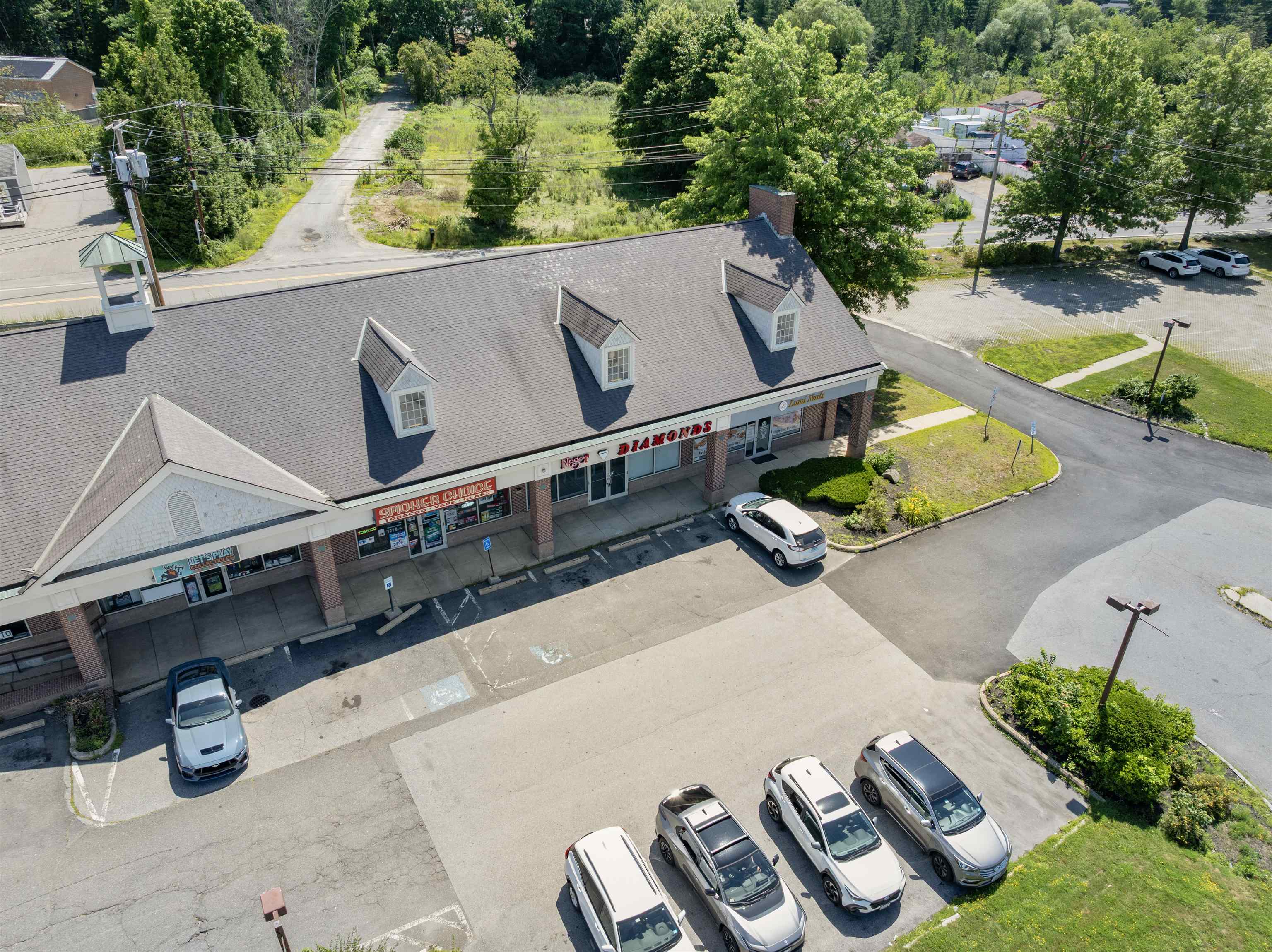 main property photo 10