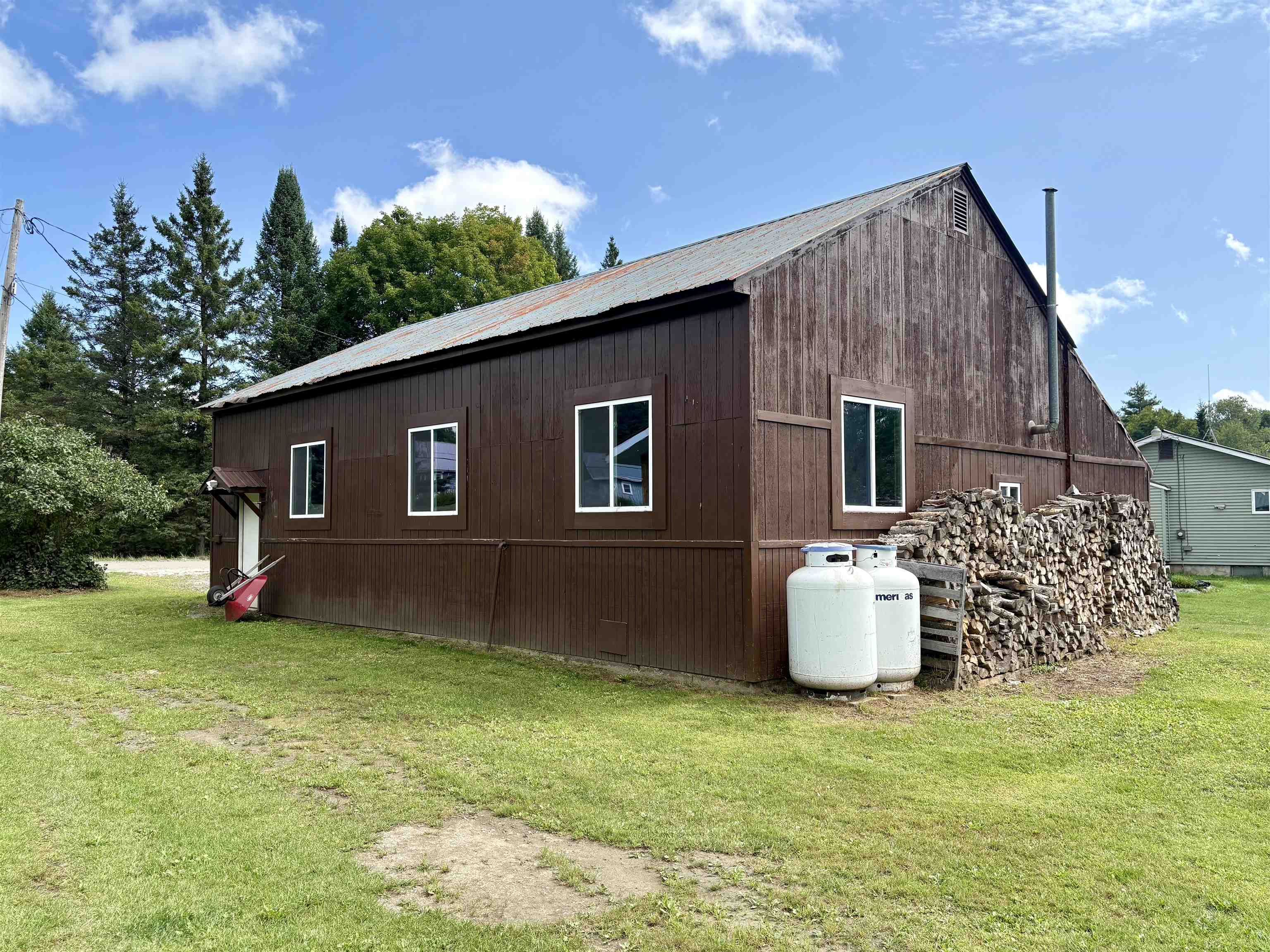 main property photo 9