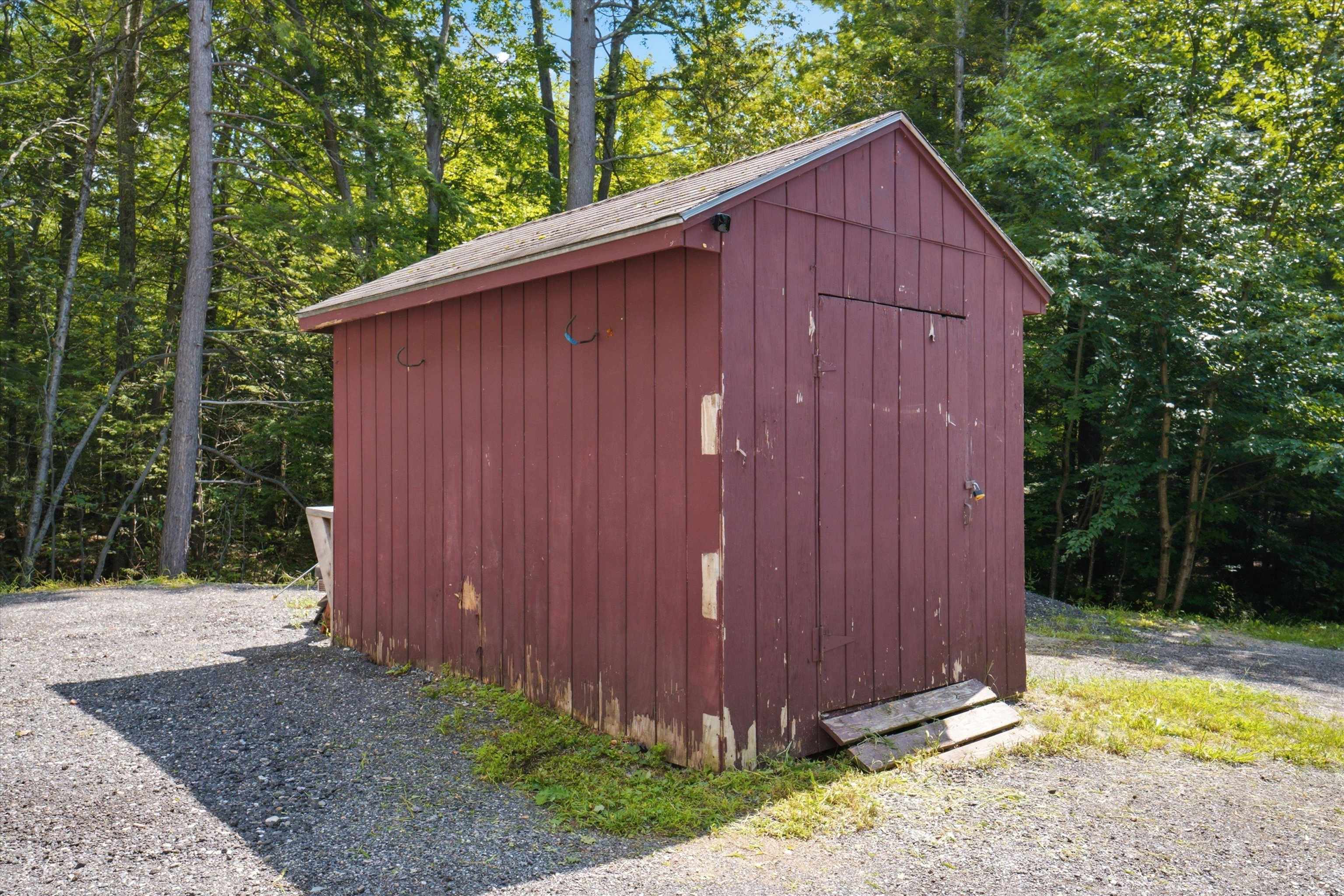 main property photo 40