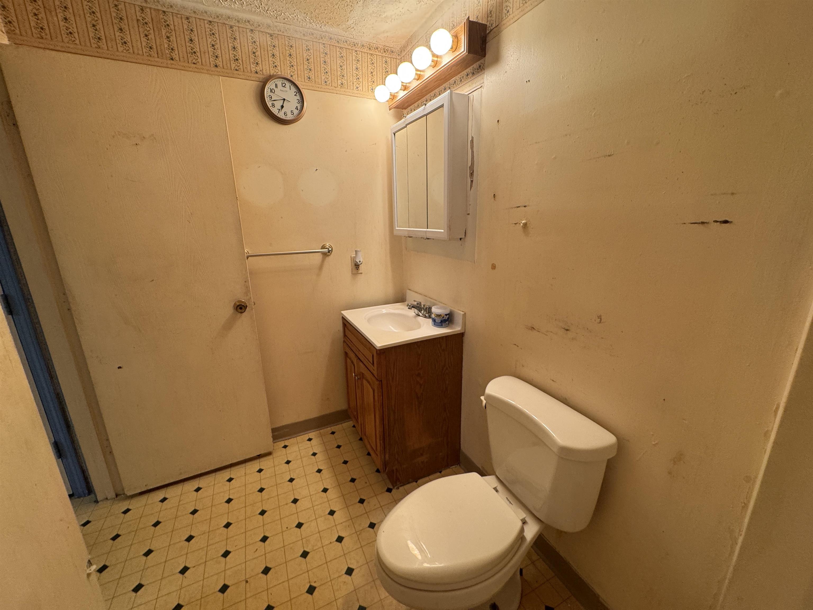 main property photo 9