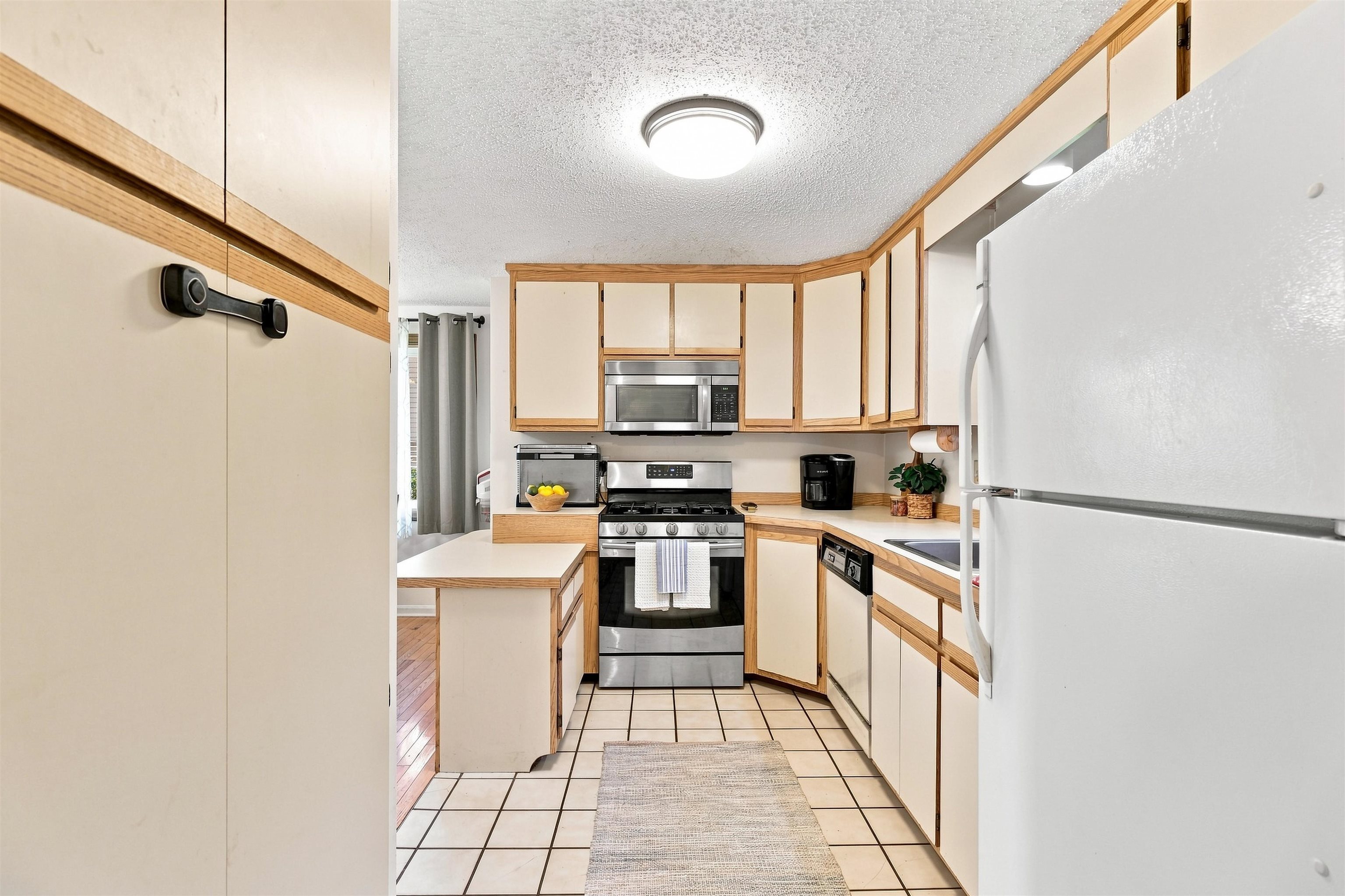main property photo 13