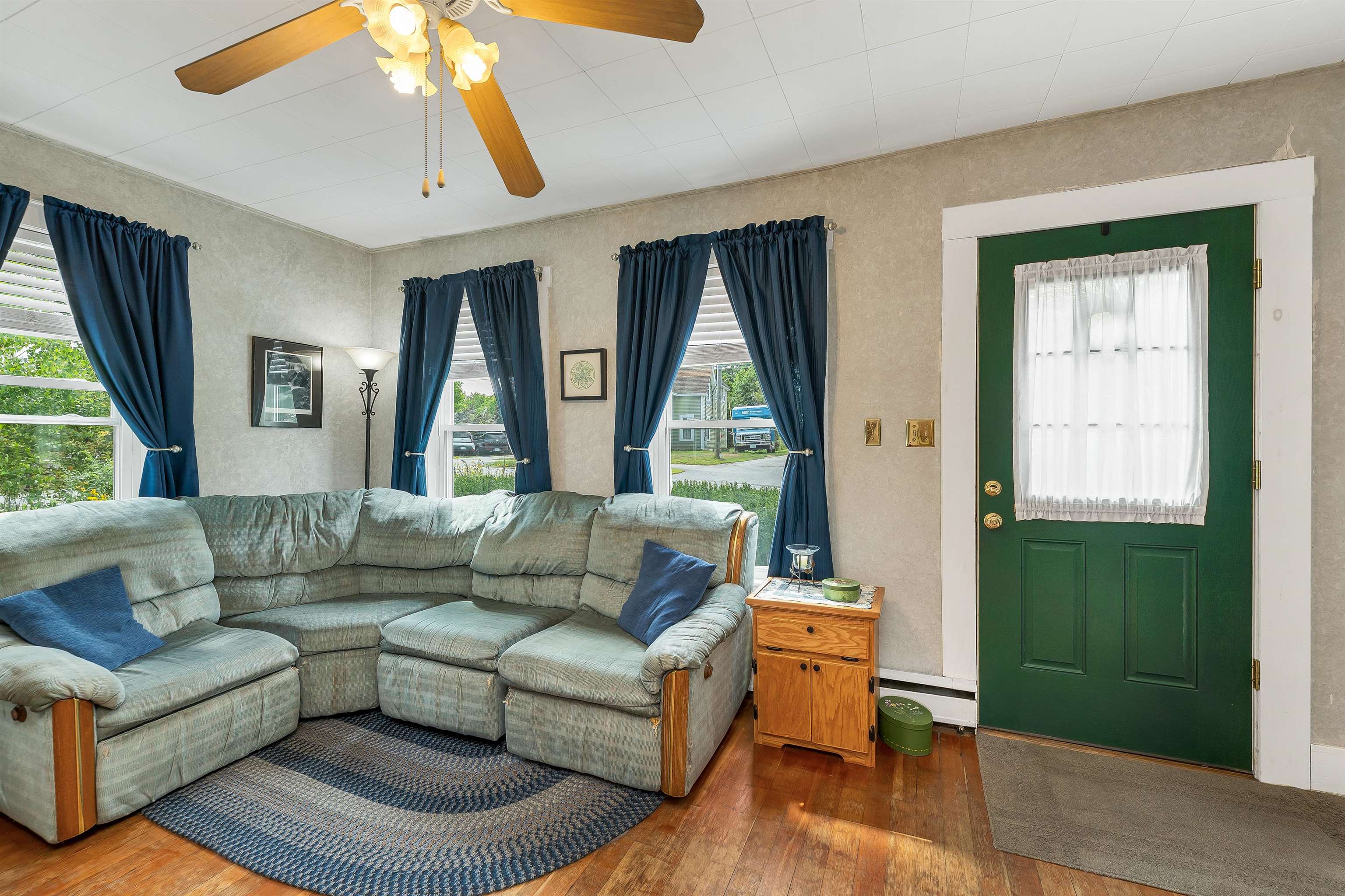 main property photo 17