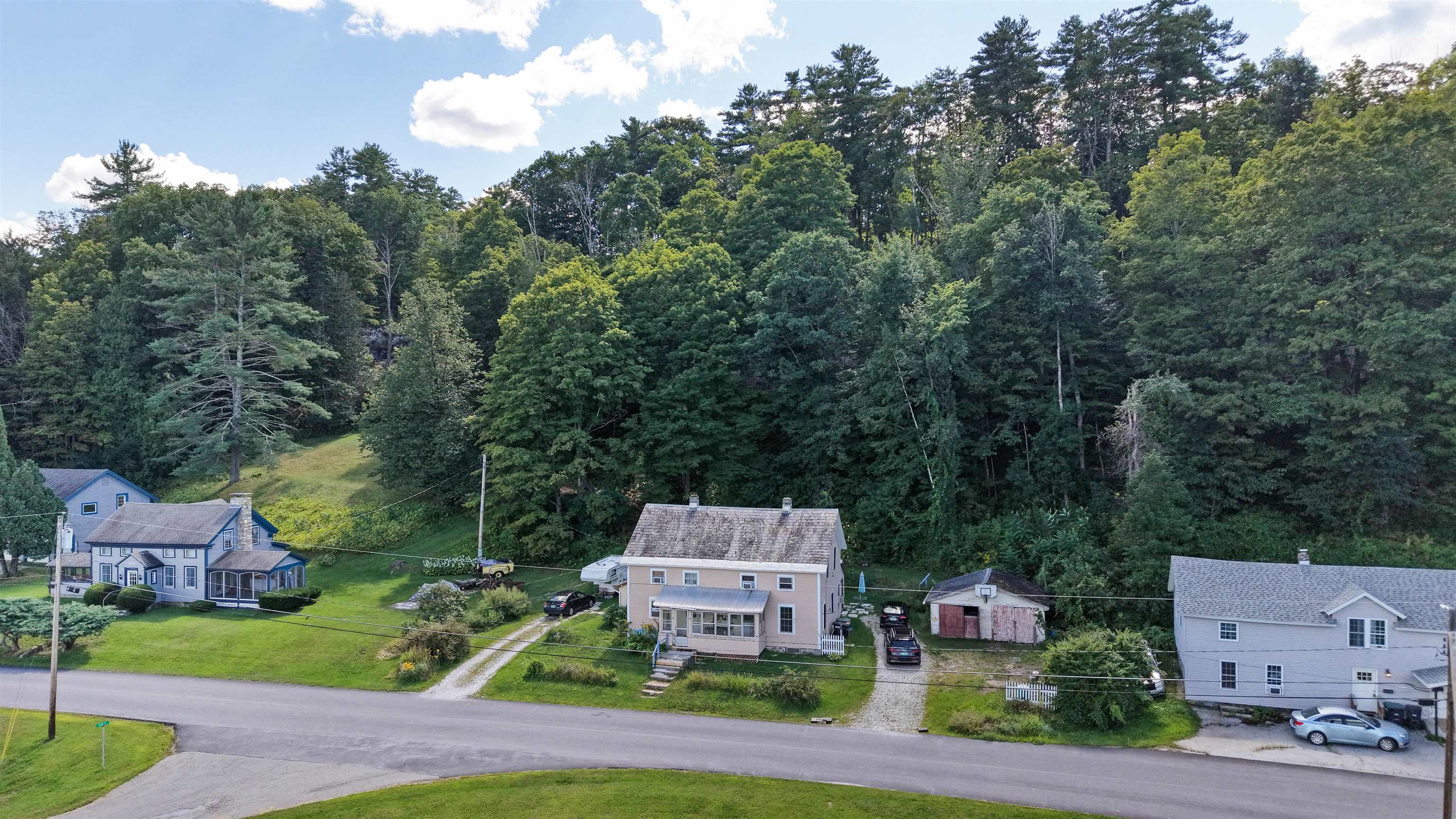 main property photo 28