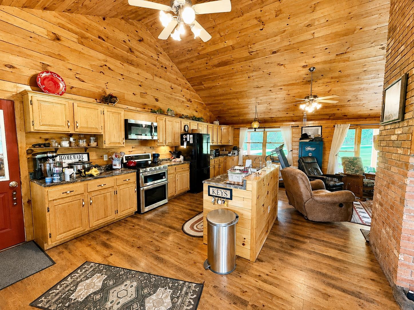 main property photo 10